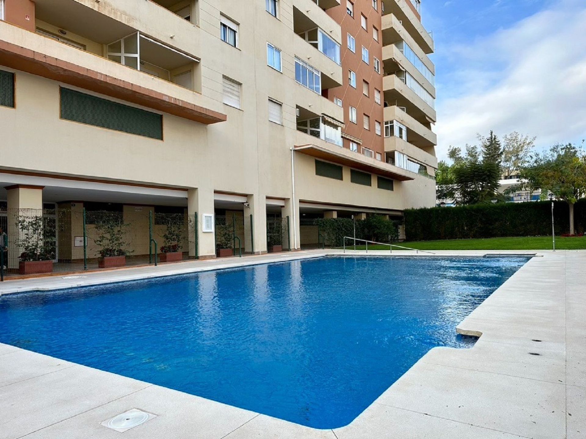 Condominio nel Santa Fe de los Boliches, Andalusia 11397908