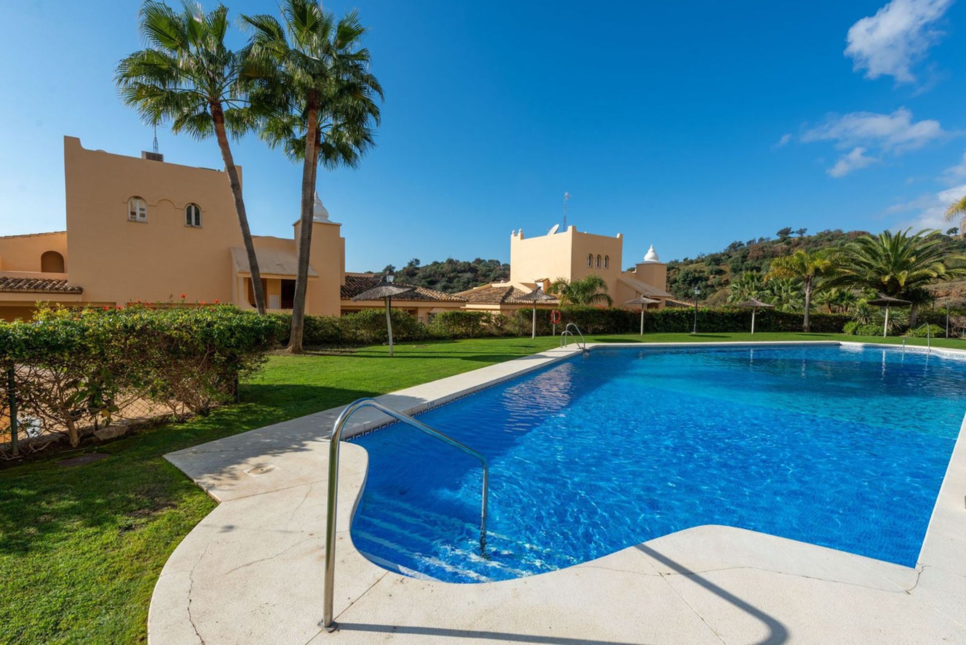 Condominium in Ojen, Andalusië 11398050