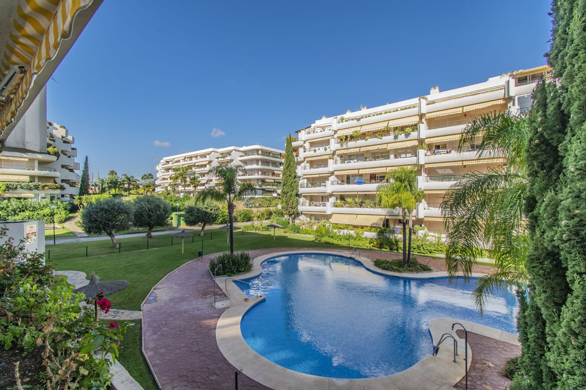 Condominium dans Marbella, Andalucía 11398227