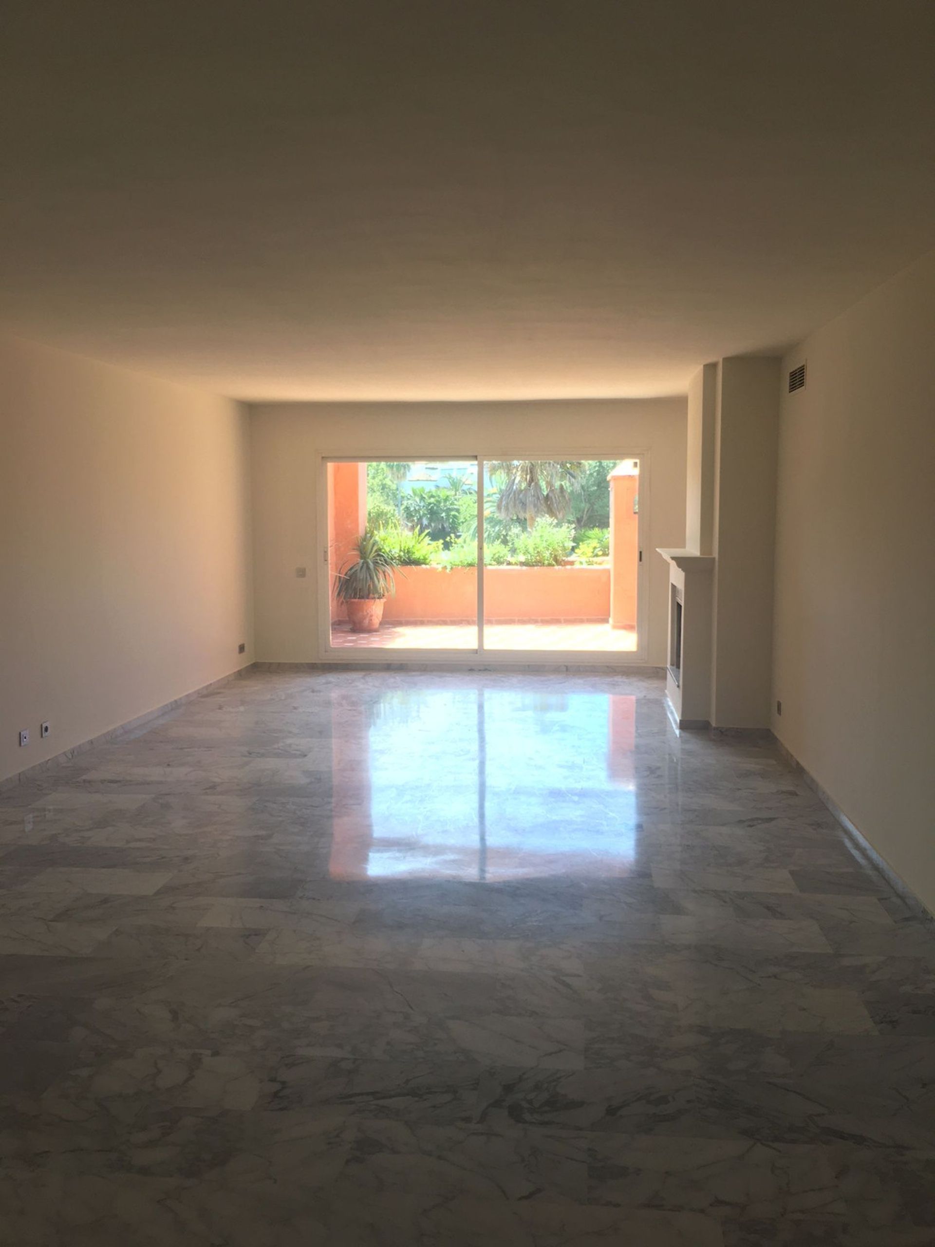 Condominium in San Pedro de Alcantara, Andalusia 11398270