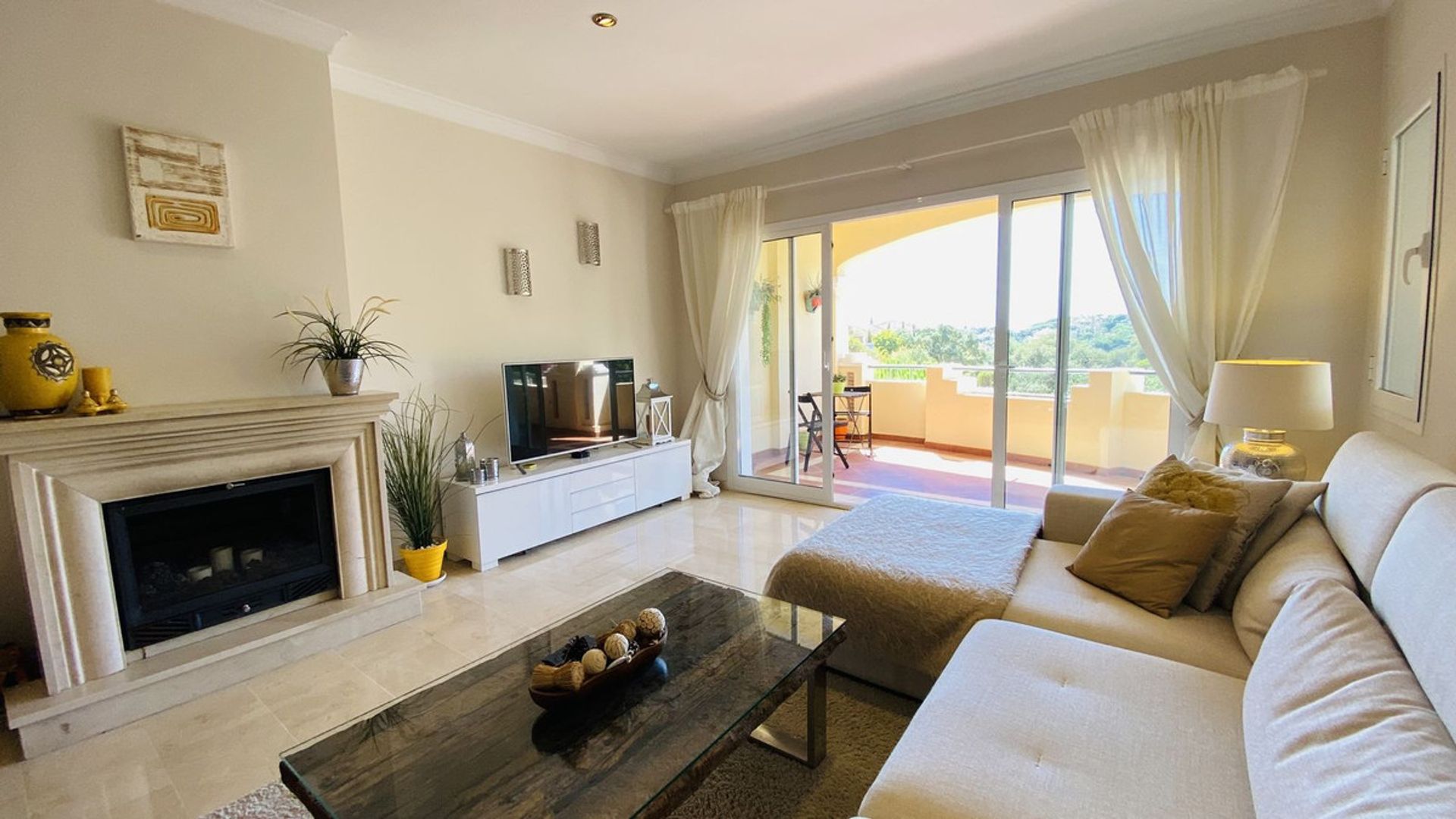 Condominium in Marbella, Andalucía 11398388