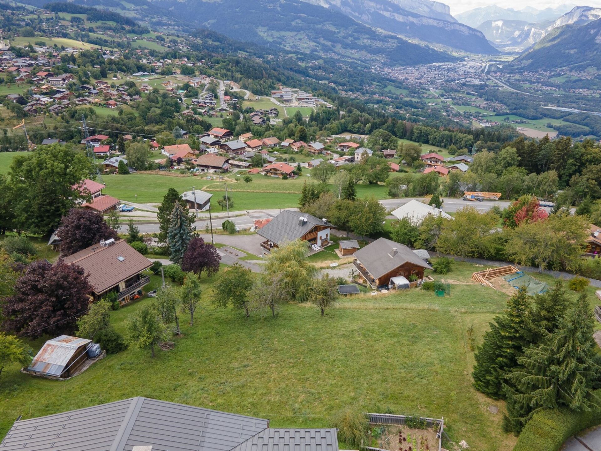 Інший в Demi-Quartier, Auvergne-Rhône-Alpes 11399009