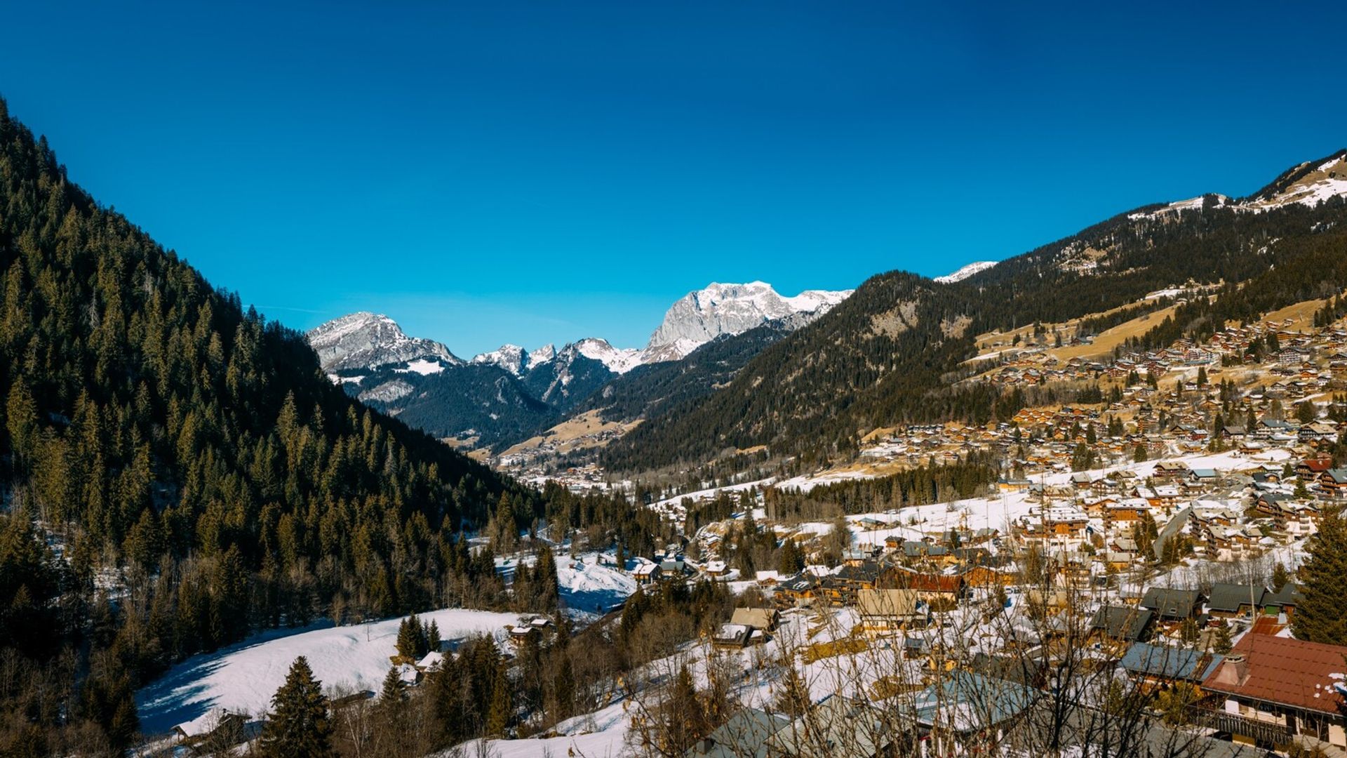 Condominium in Châtel, Auvergne-Rhône-Alpes 11399299