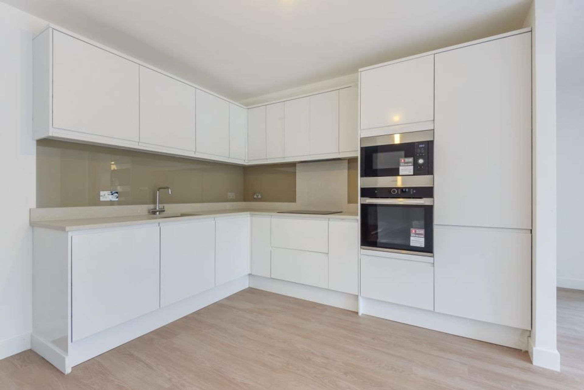 Condominium in Elmers End, Bromley 11399855