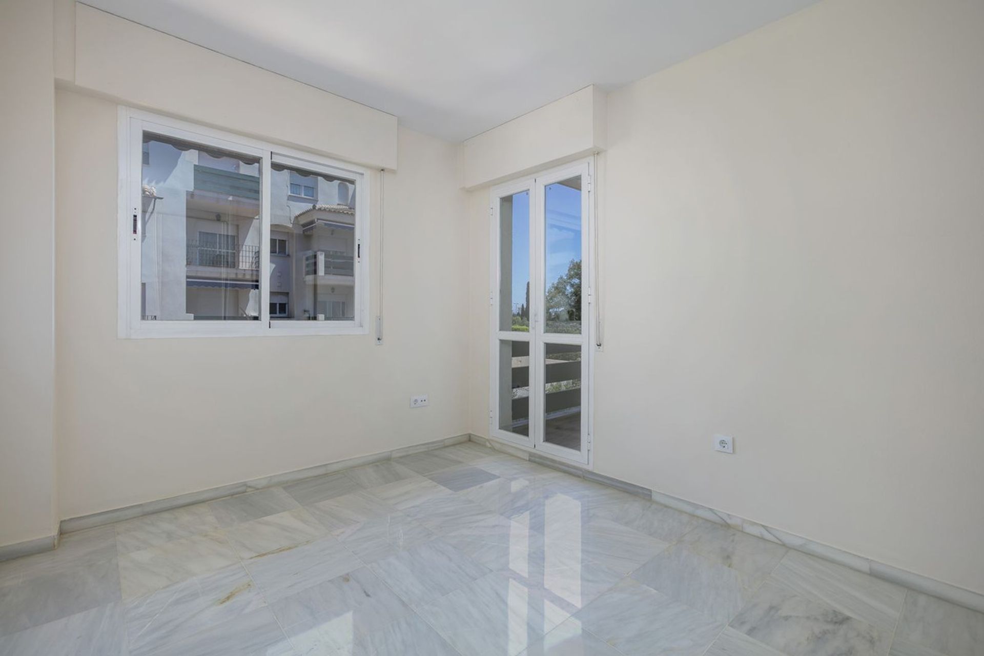 Condominium in Marbella, Andalucía 11401057