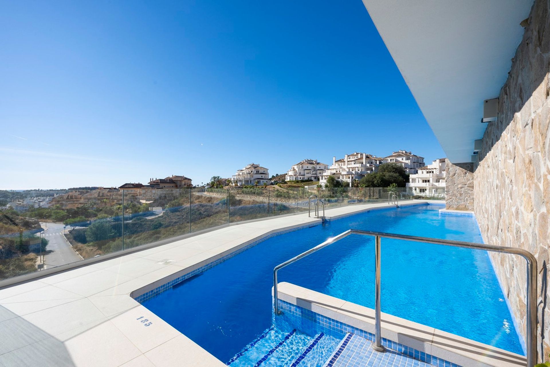 Condominium in Marbella, Andalucía 11401718