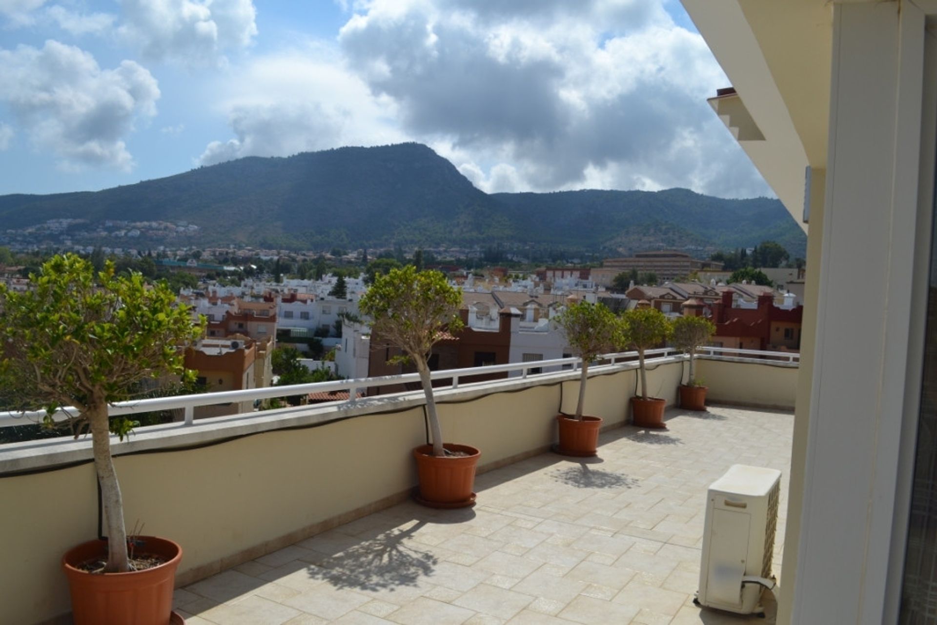 Casa nel Alhaurín de la Torre, Andalusia 11402410