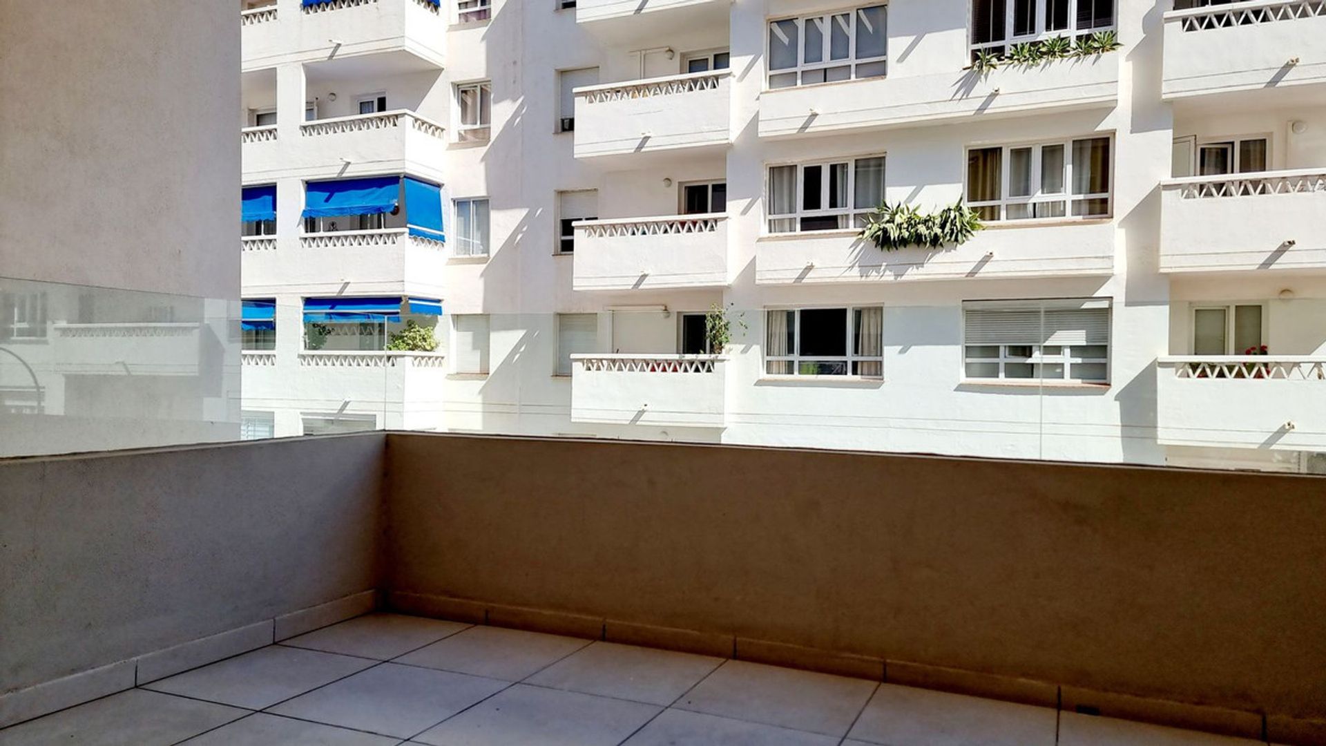 Condominium in Marbella, Andalucía 11402439