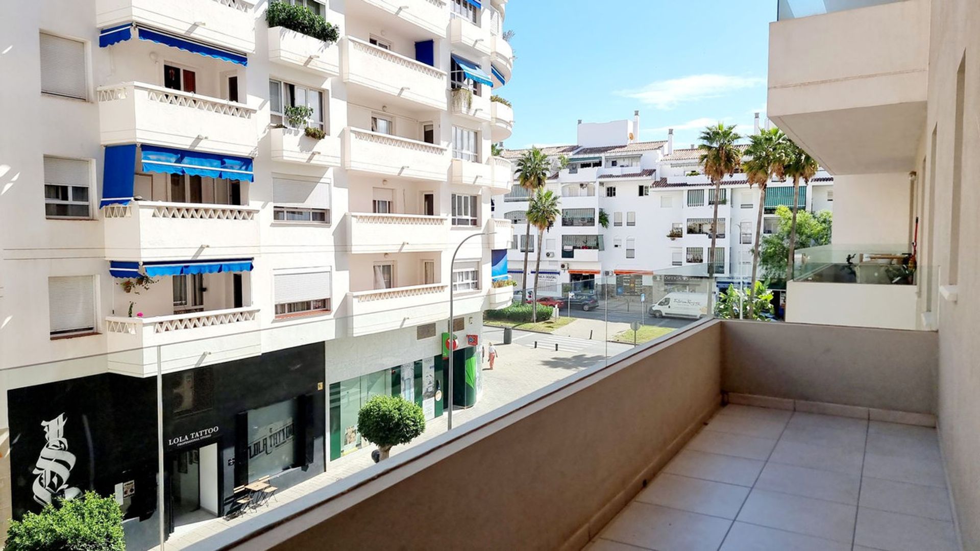 Condominium in Marbella, Andalucía 11402439