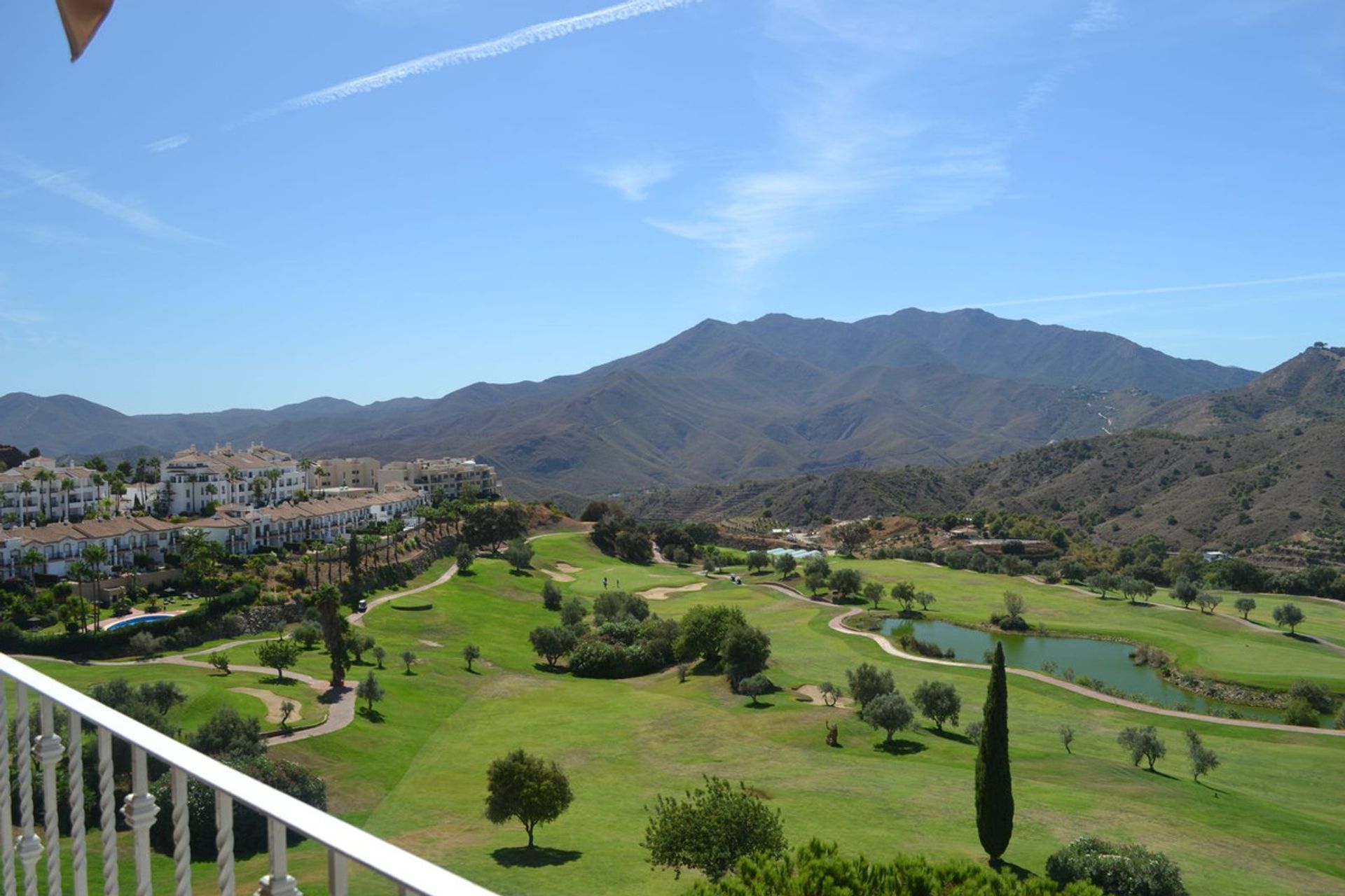 Osakehuoneisto sisään Alhaurín el Grande, Andalusia 11402546