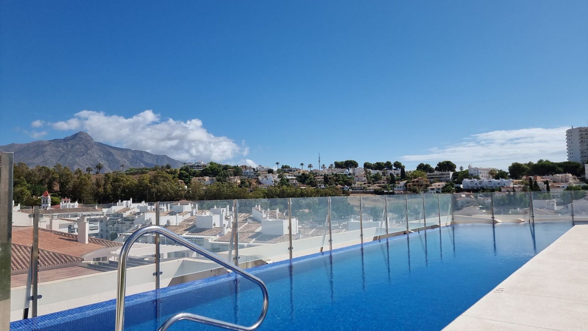 Condominium dans Marbella, Andalucía 11402672