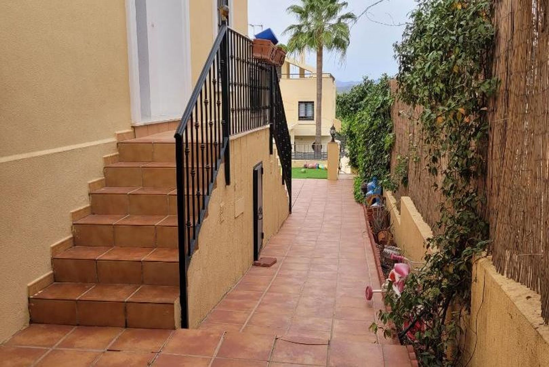 House in Alhaurín de la Torre, Andalusia 11402732