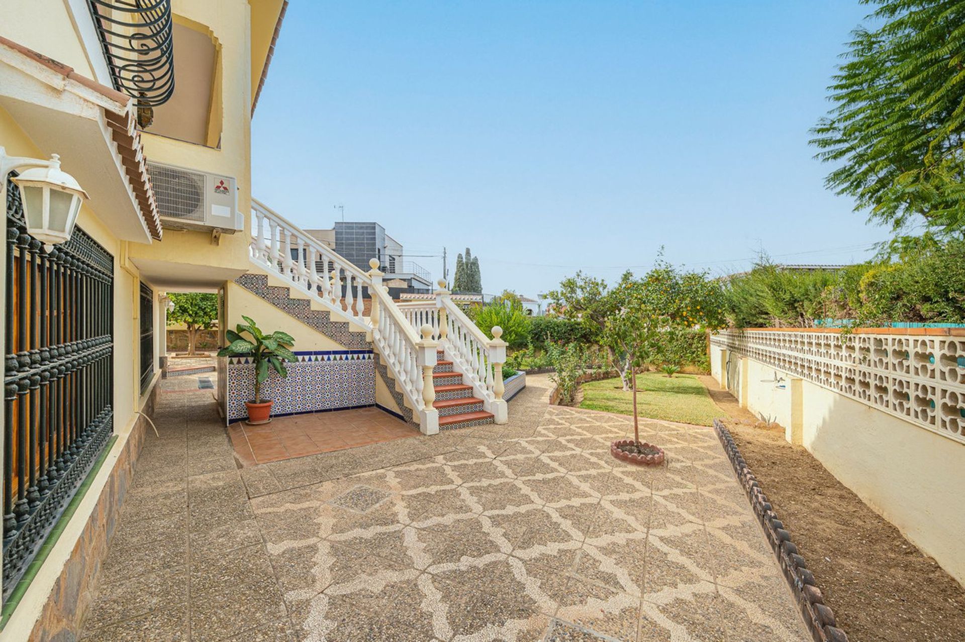 Huis in Alhaurín de la Torre, Andalusia 11402741