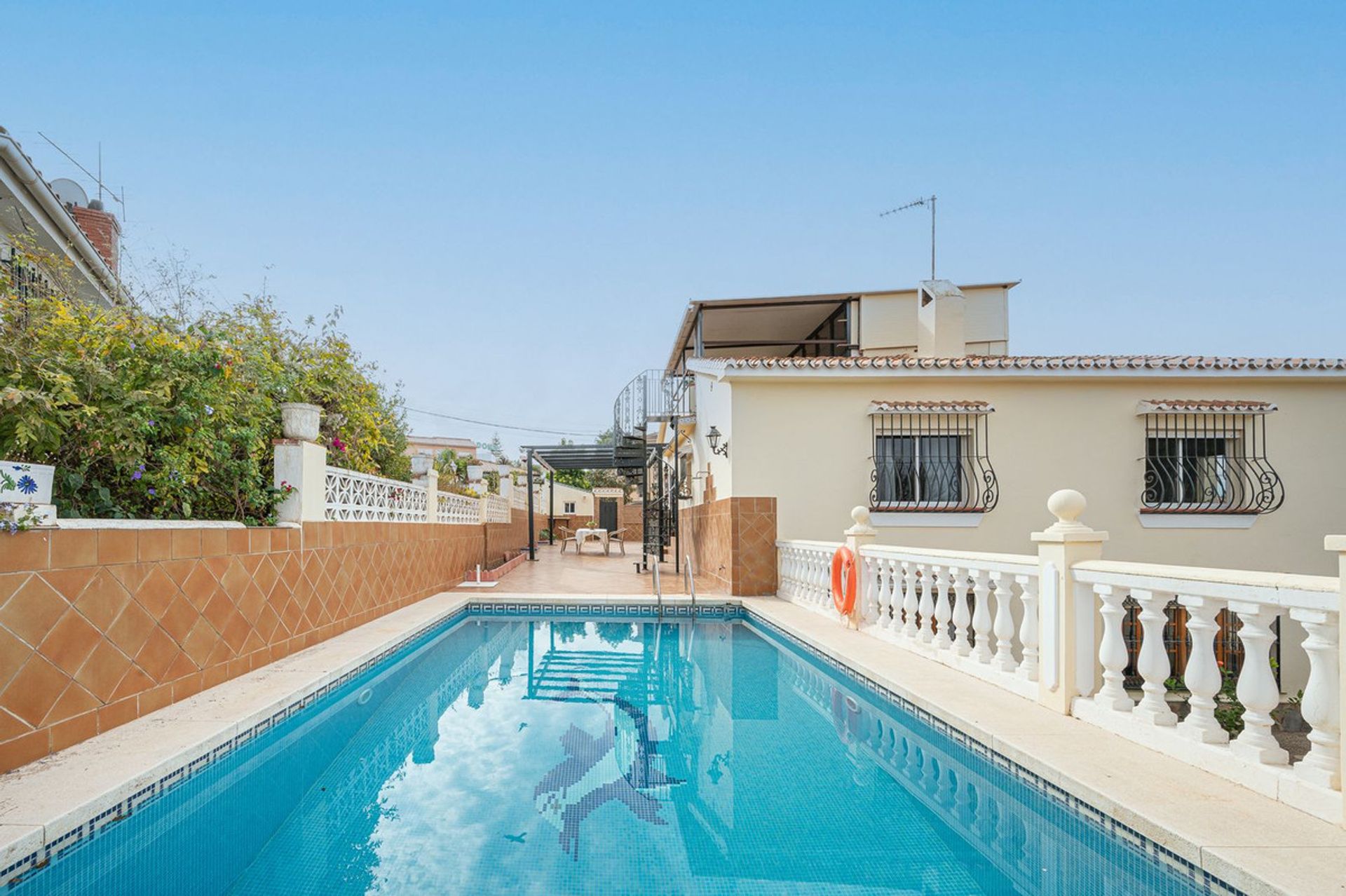 Huis in Alhaurín de la Torre, Andalusia 11402741