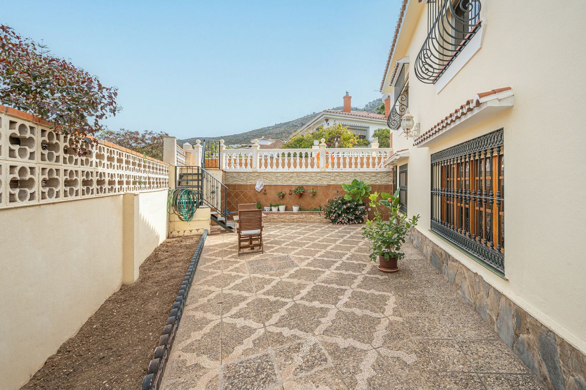 Huis in Alhaurín de la Torre, Andalusia 11402741