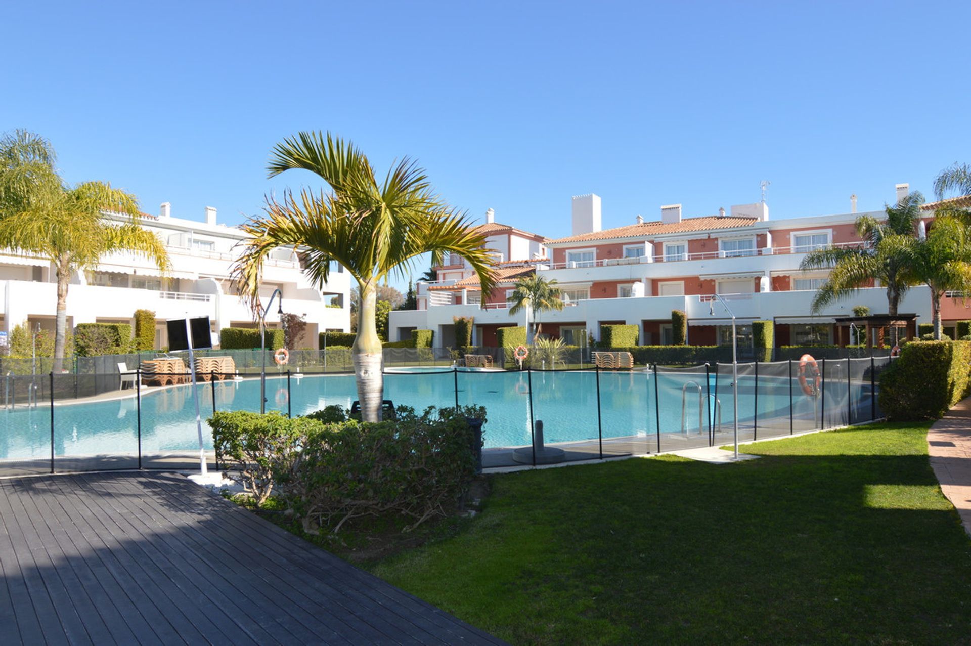 Condominium in Marbella, Andalucía 11402809