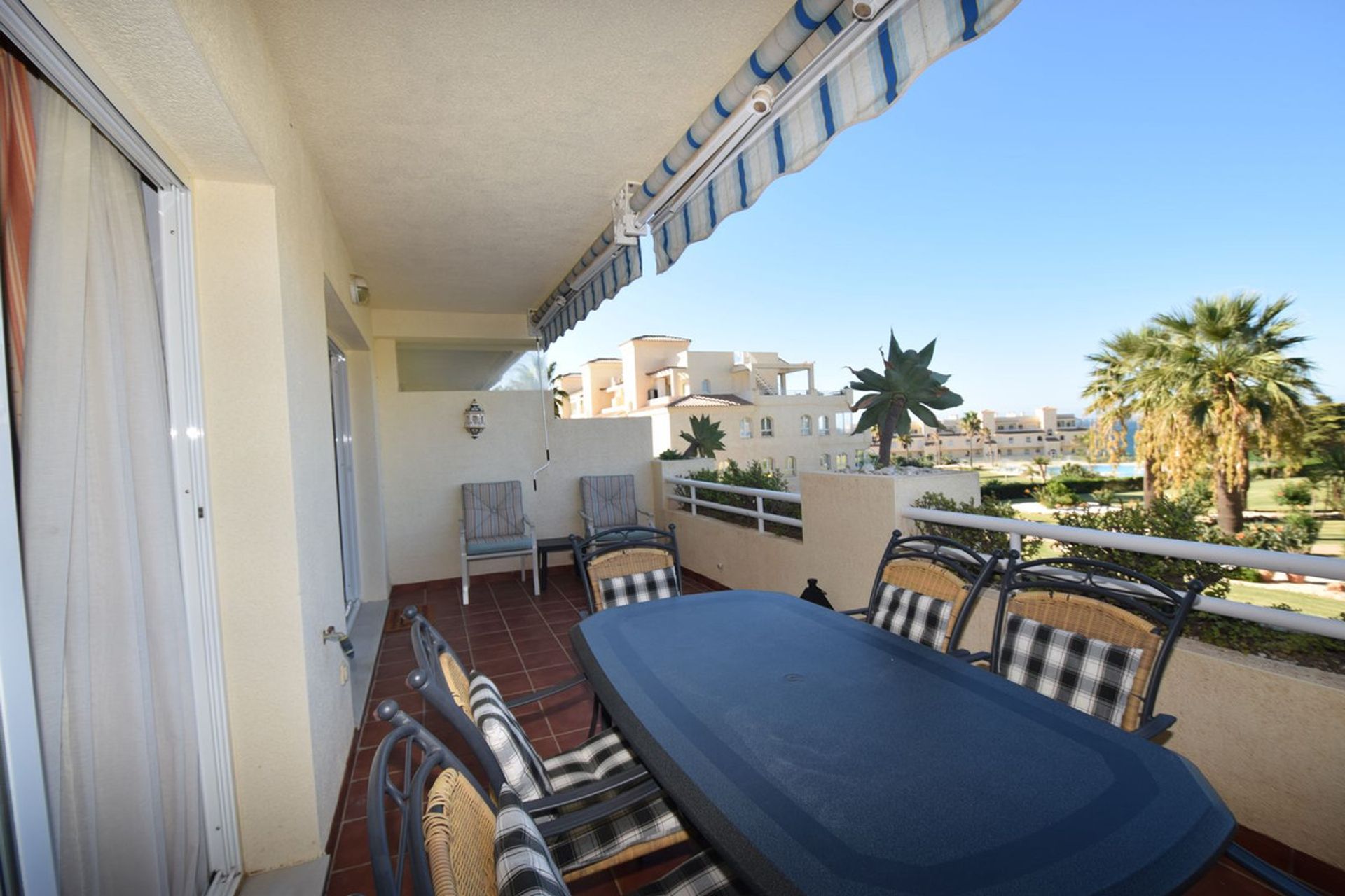 Condominium in Torrevieja, Valencia 11403131