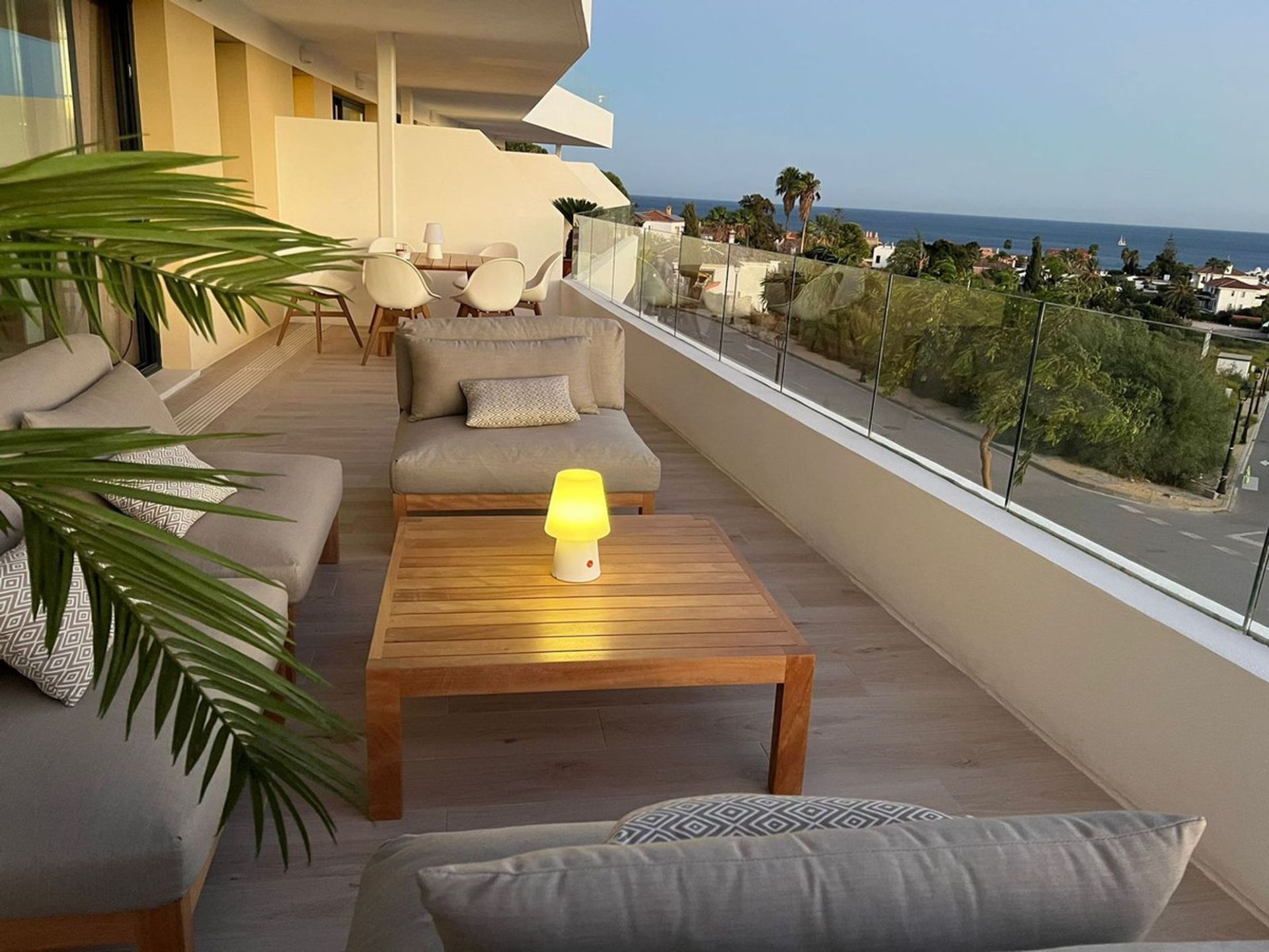 Condominium in Estepona, Andalusia 11403818