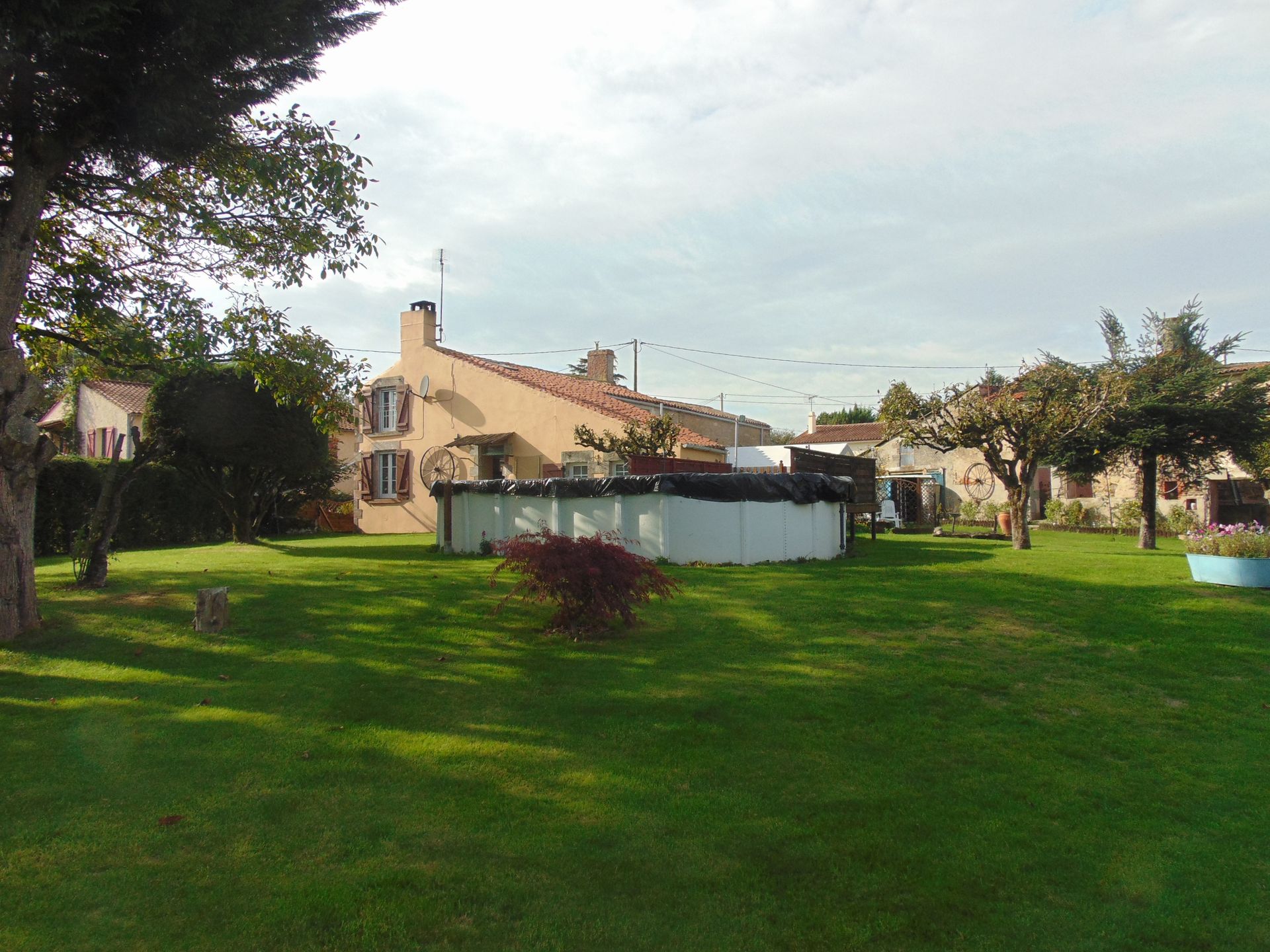 casa no La Chataigneraie, País do Loire 11403825