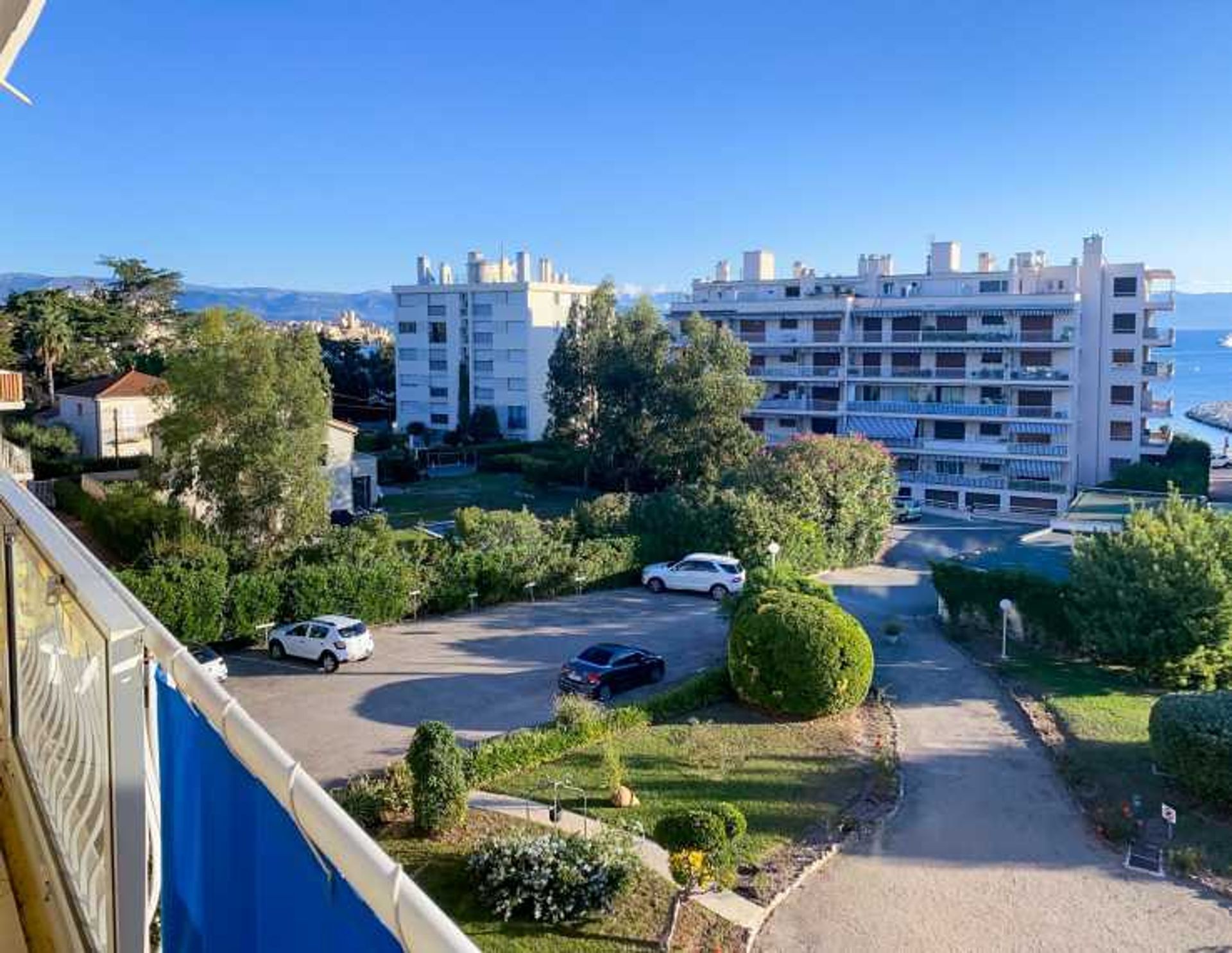 Condominium in Antibes, Provence-Alpes-Côte d'Azur 11403836