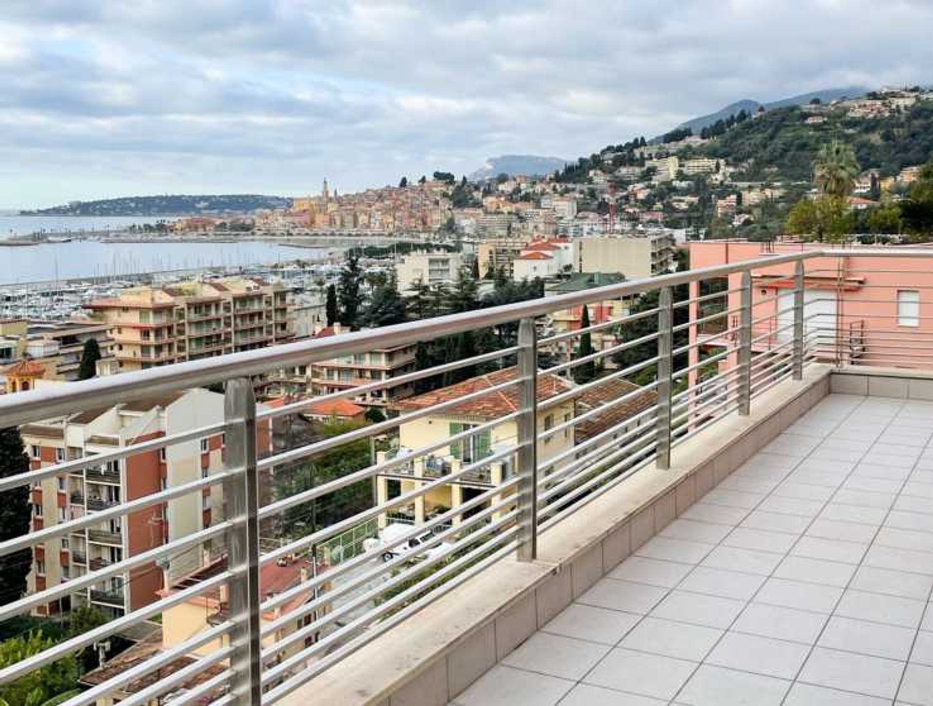 Kondominium dalam Menton, Provence-Alpes-Cote d'Azur 11403899