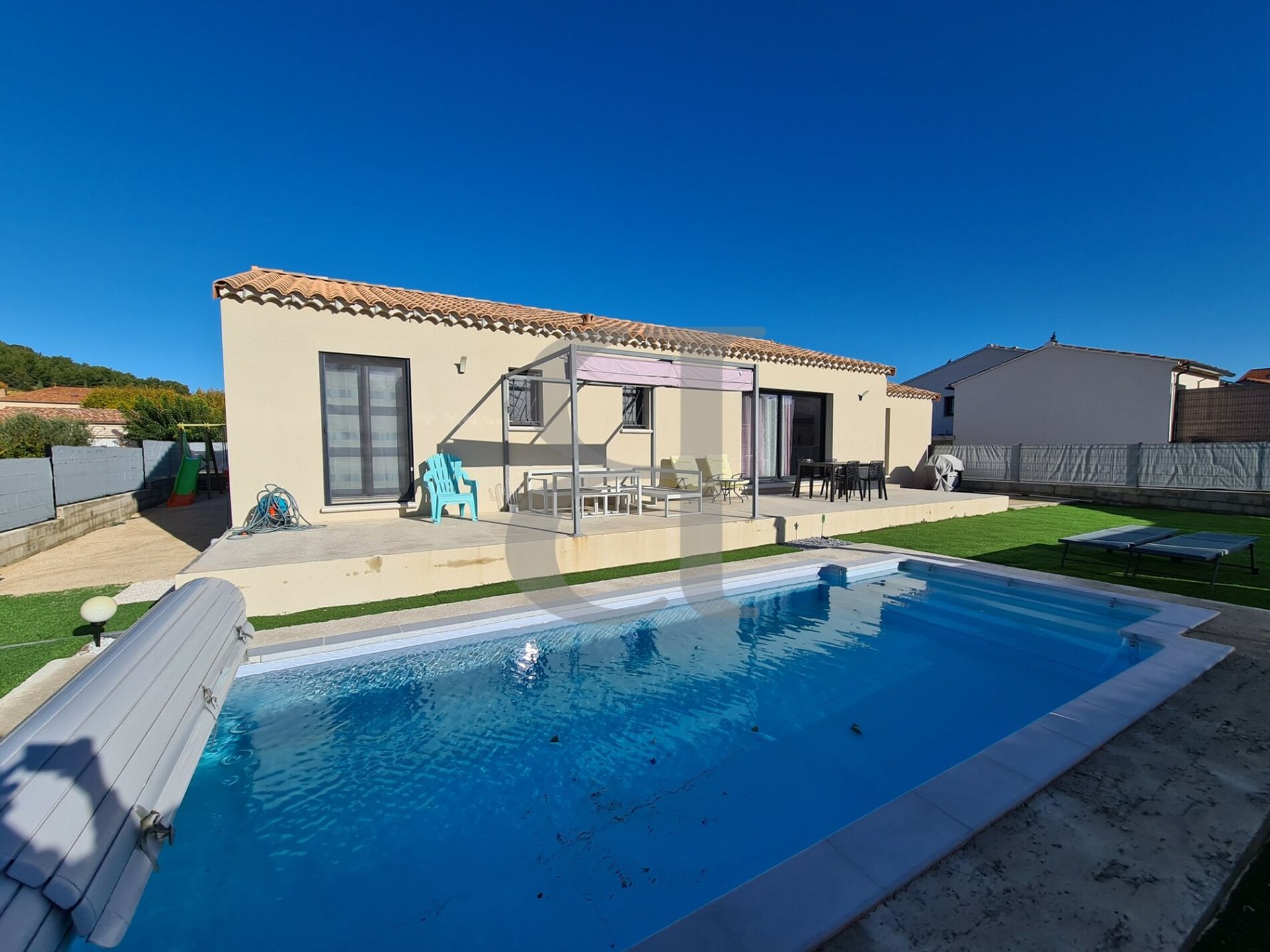 casa en Sainte-Cécile-les-Vignes, Provenza-Alpes-Costa Azul 11404294