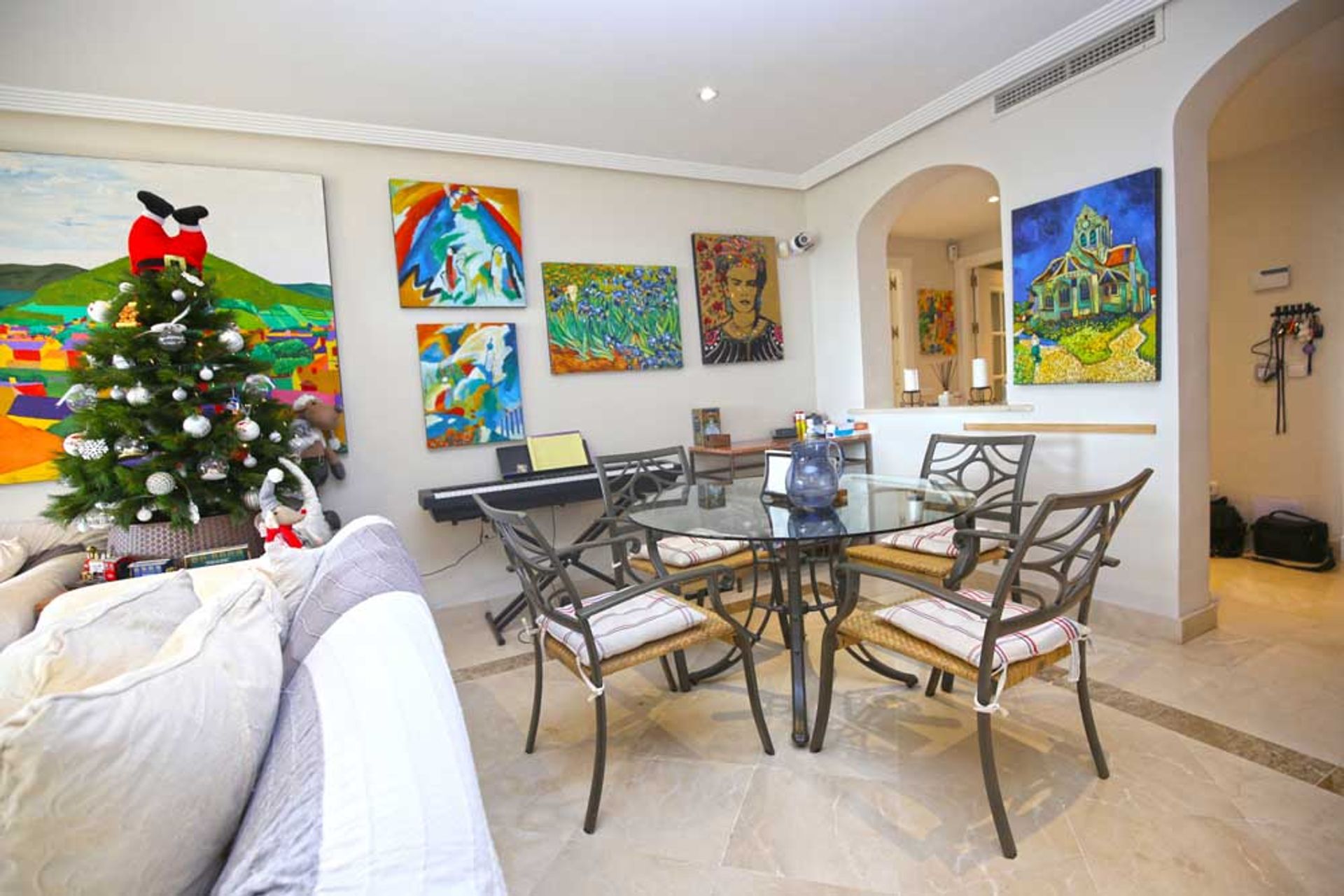 Condominium in Benahavis, Andalusia 11404334