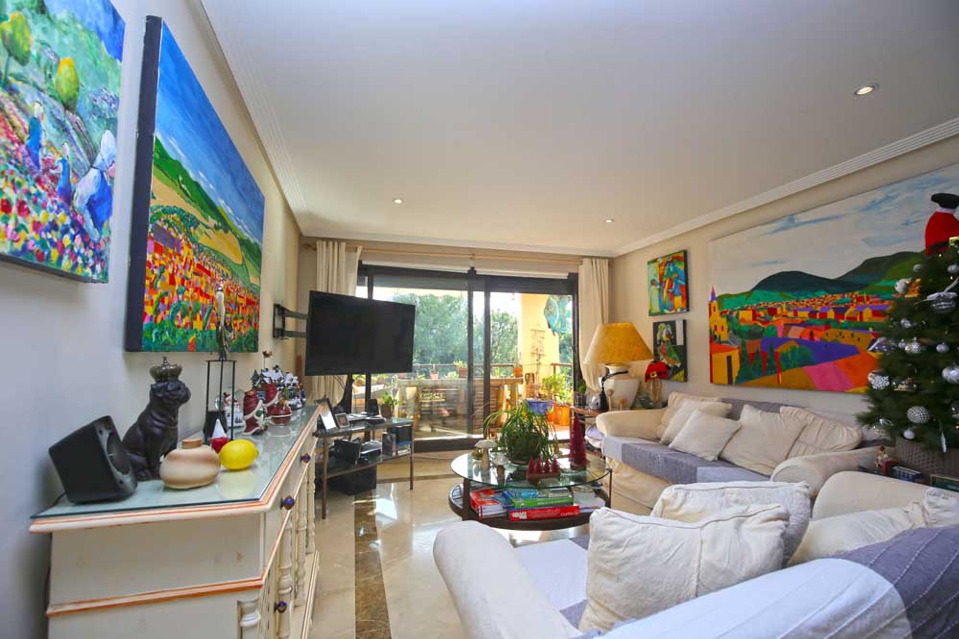 Condominium in Benahavis, Andalusia 11404334