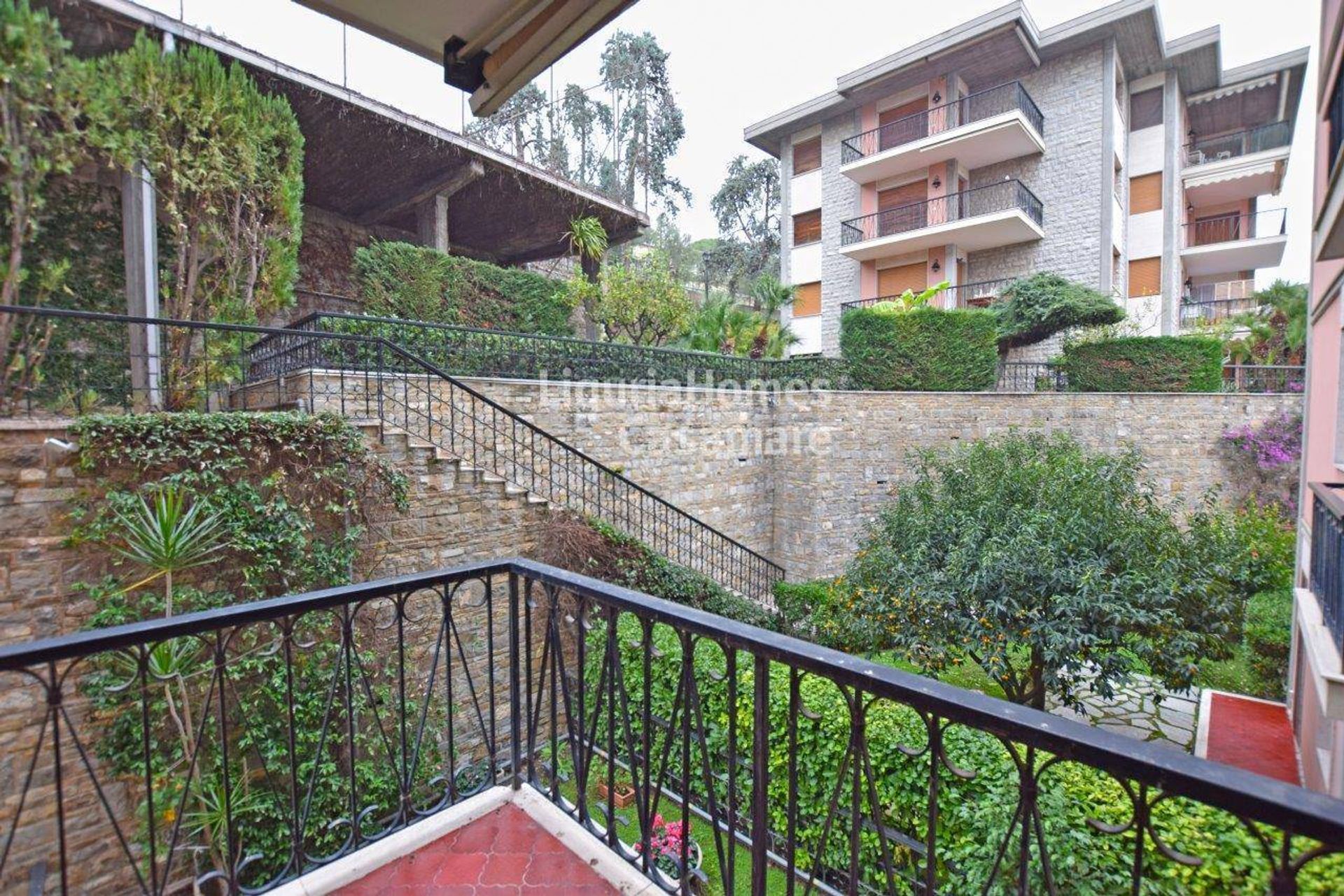 Condominio en Ospedaletti, Liguria 11404665