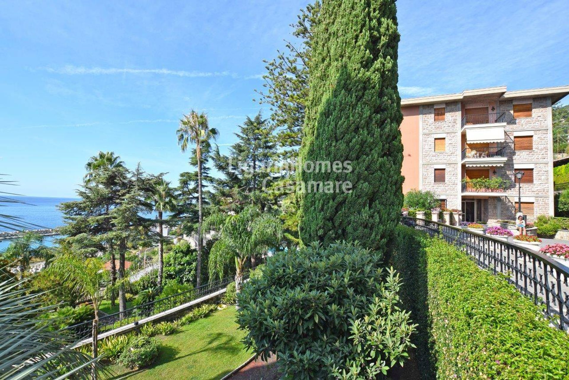 Condominium dans Ospedaletti, Ligurie 11404665