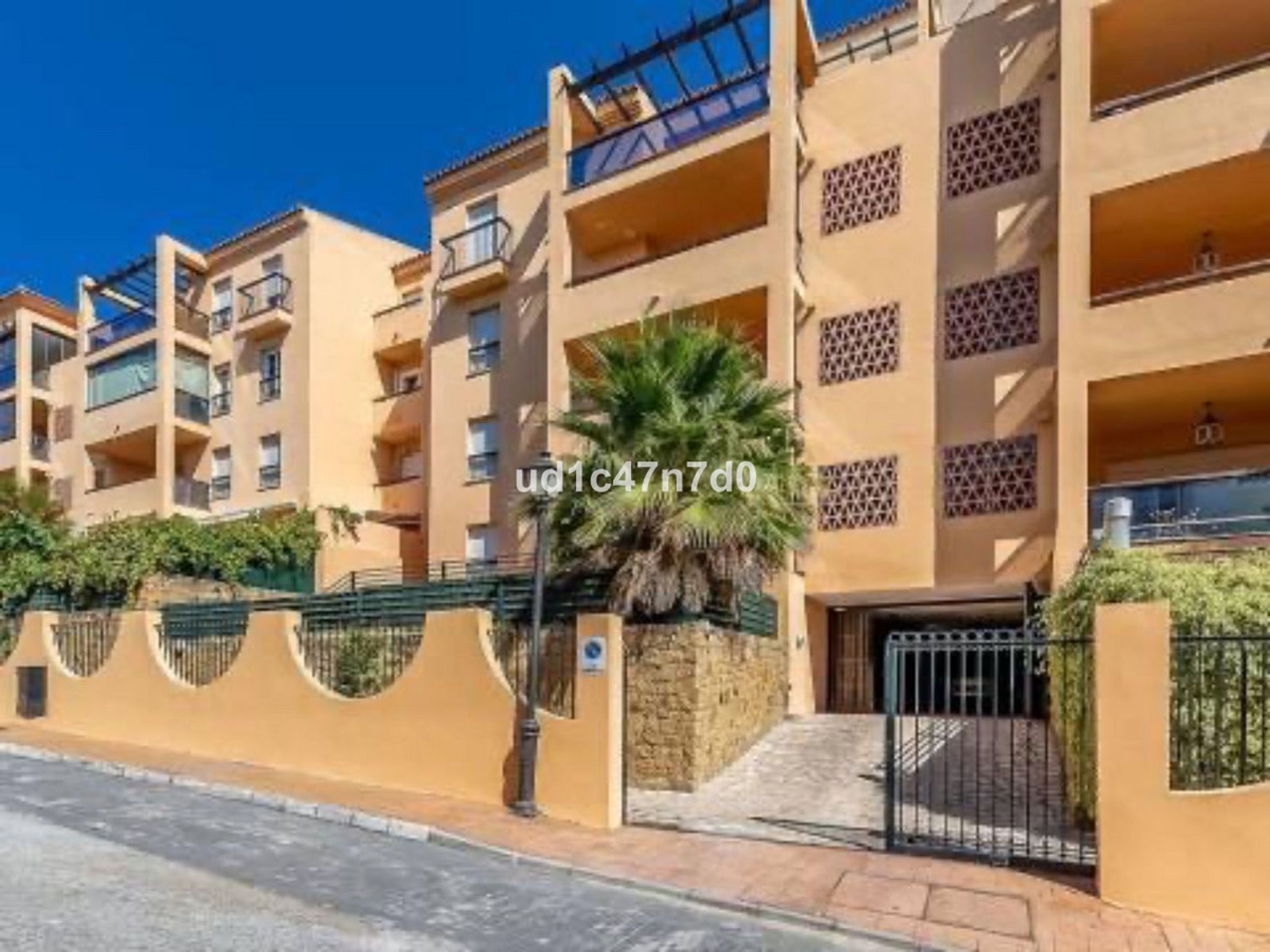 Condominium in Marbella, Andalusia 11404778