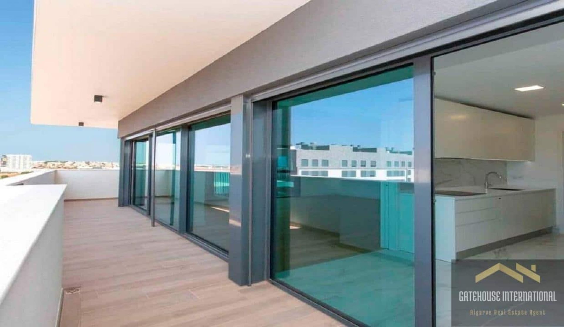 Condominium in Faro, Faro 11405042