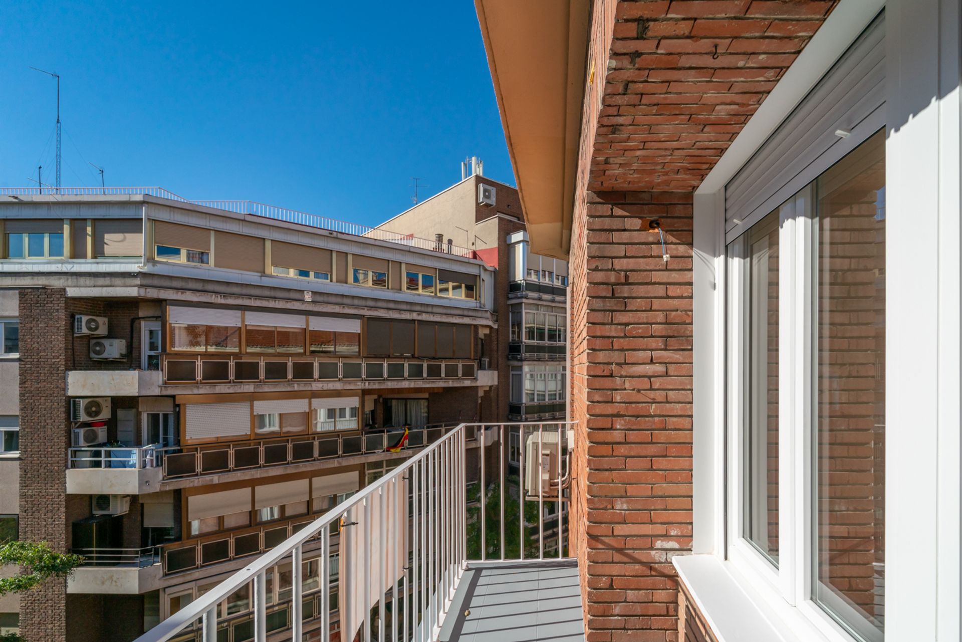 Condominium in Madrid, Comunidad de Madrid 11405271