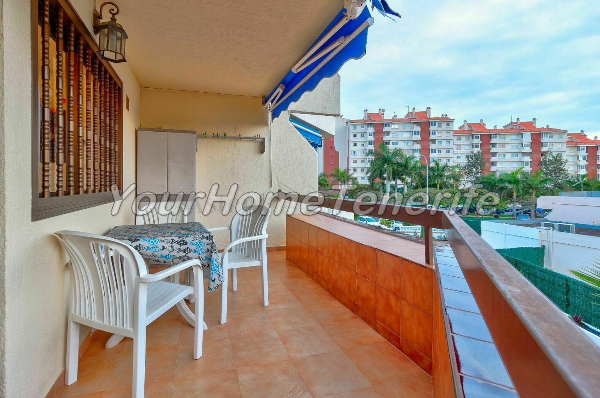 Condominium dans Los Cristianos, les îles Canaries 11405336