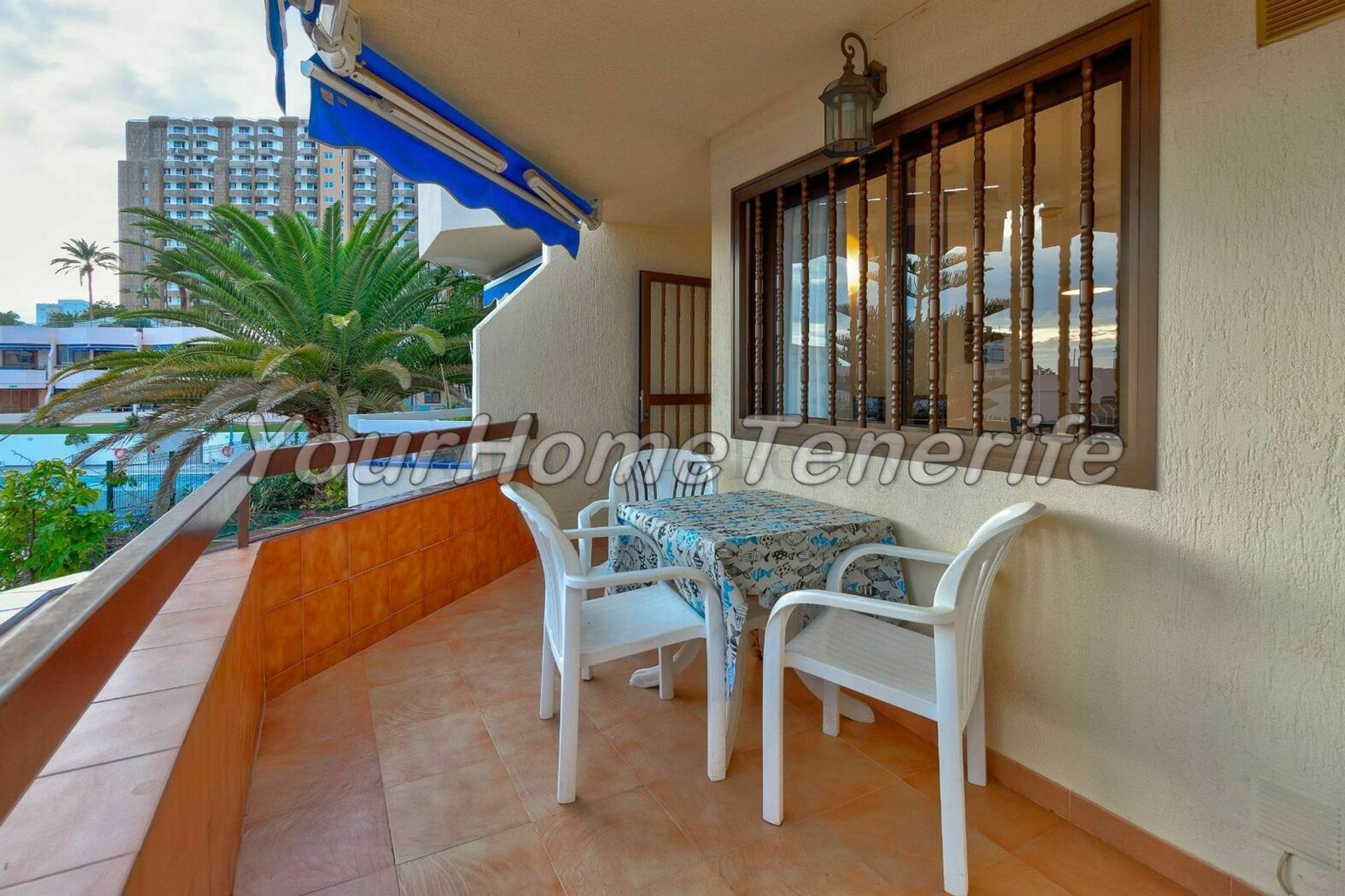 Condominium dans Los Cristianos, les îles Canaries 11405336