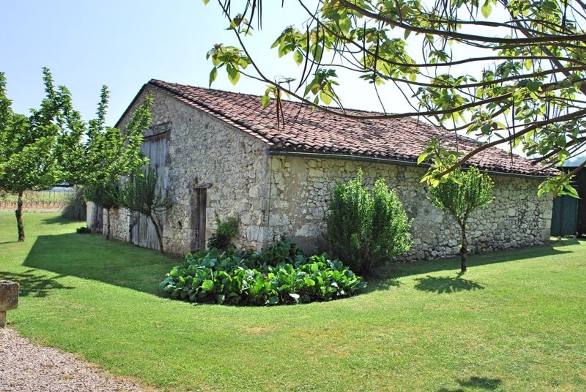 بيت في Eynesse, Nouvelle-Aquitaine 11405618