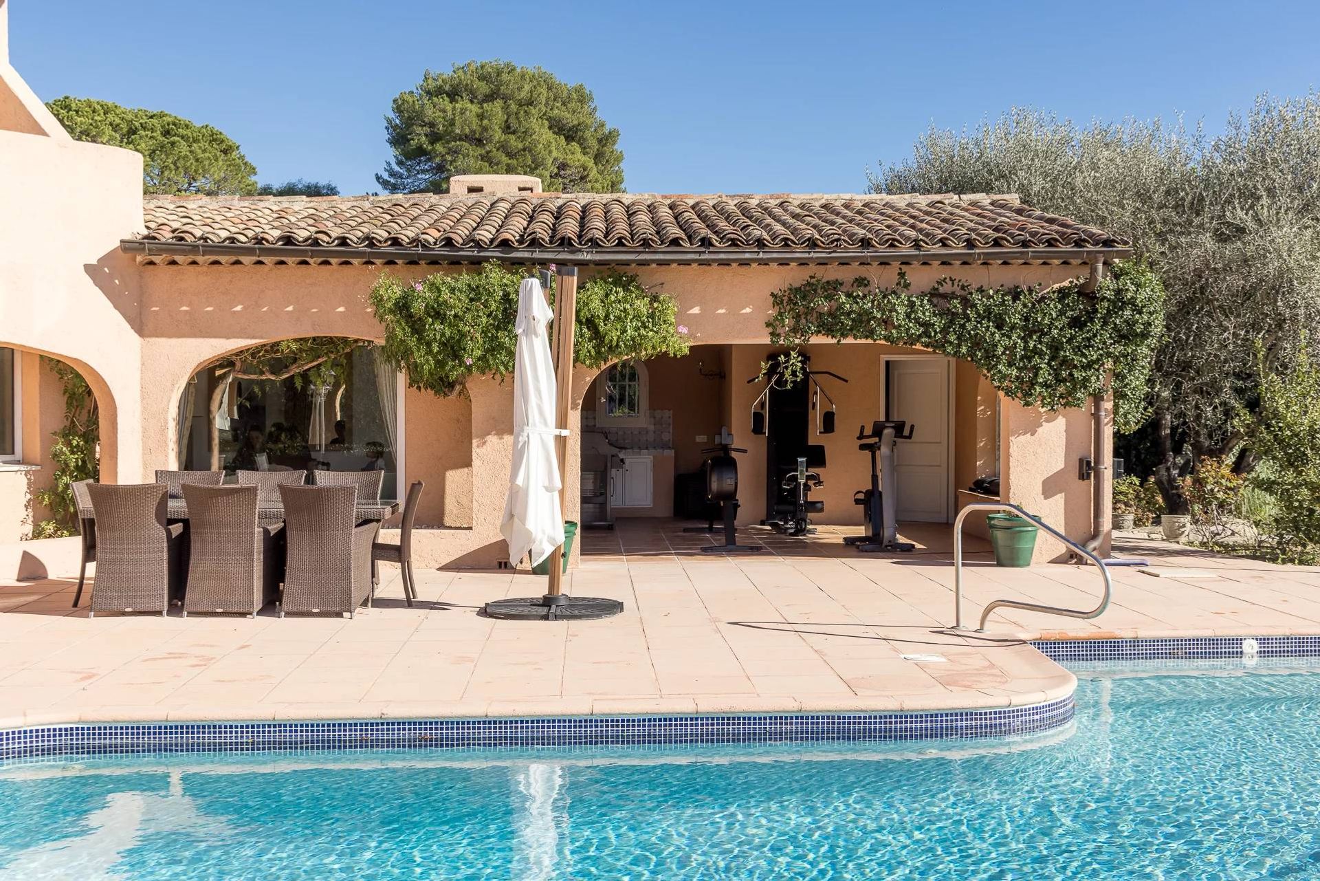 rumah dalam Mougins, Provence-Alpes-Côte d'Azur 11405648