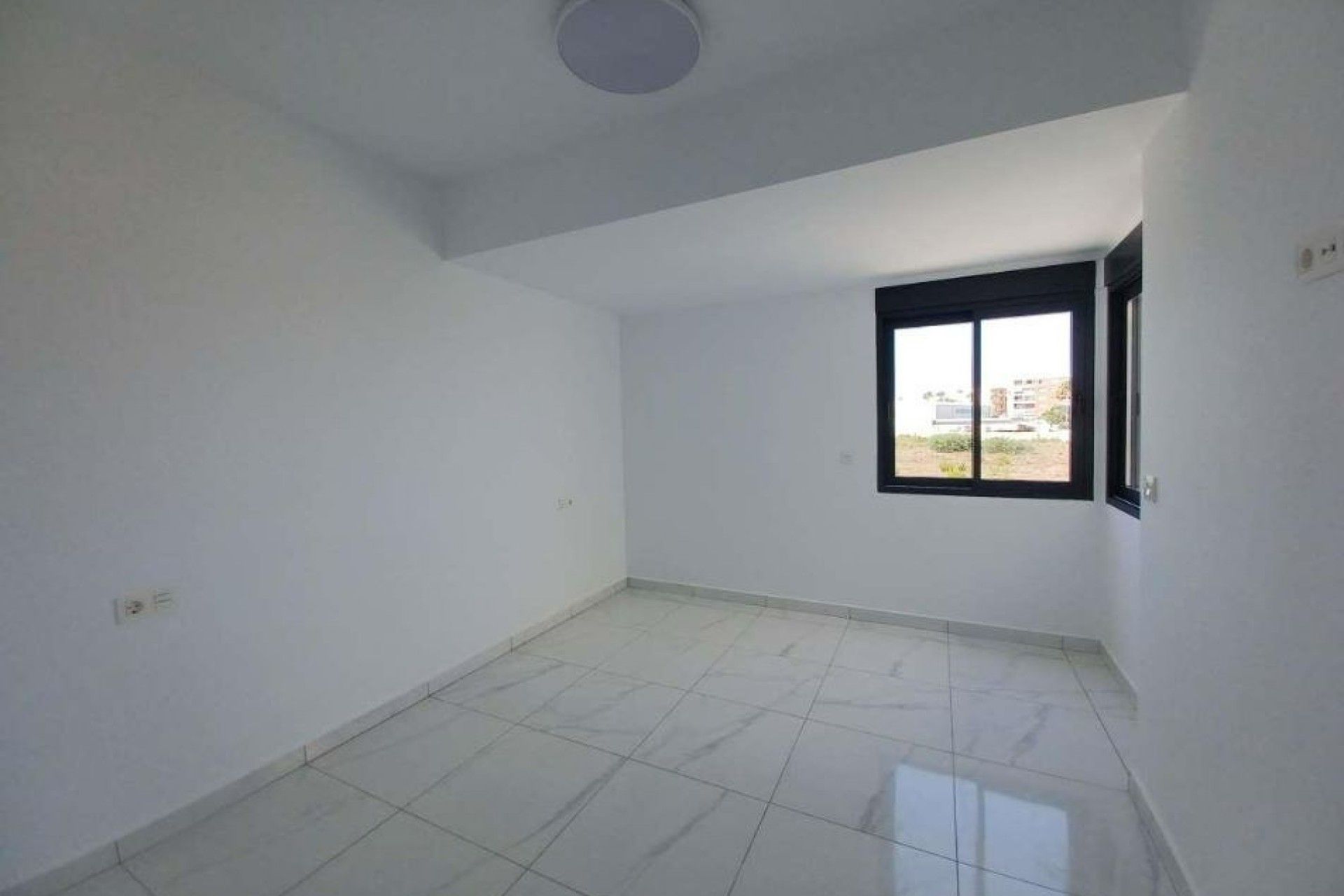 Hus i Torrevieja, 7 Avenida del Pacífico 11412160