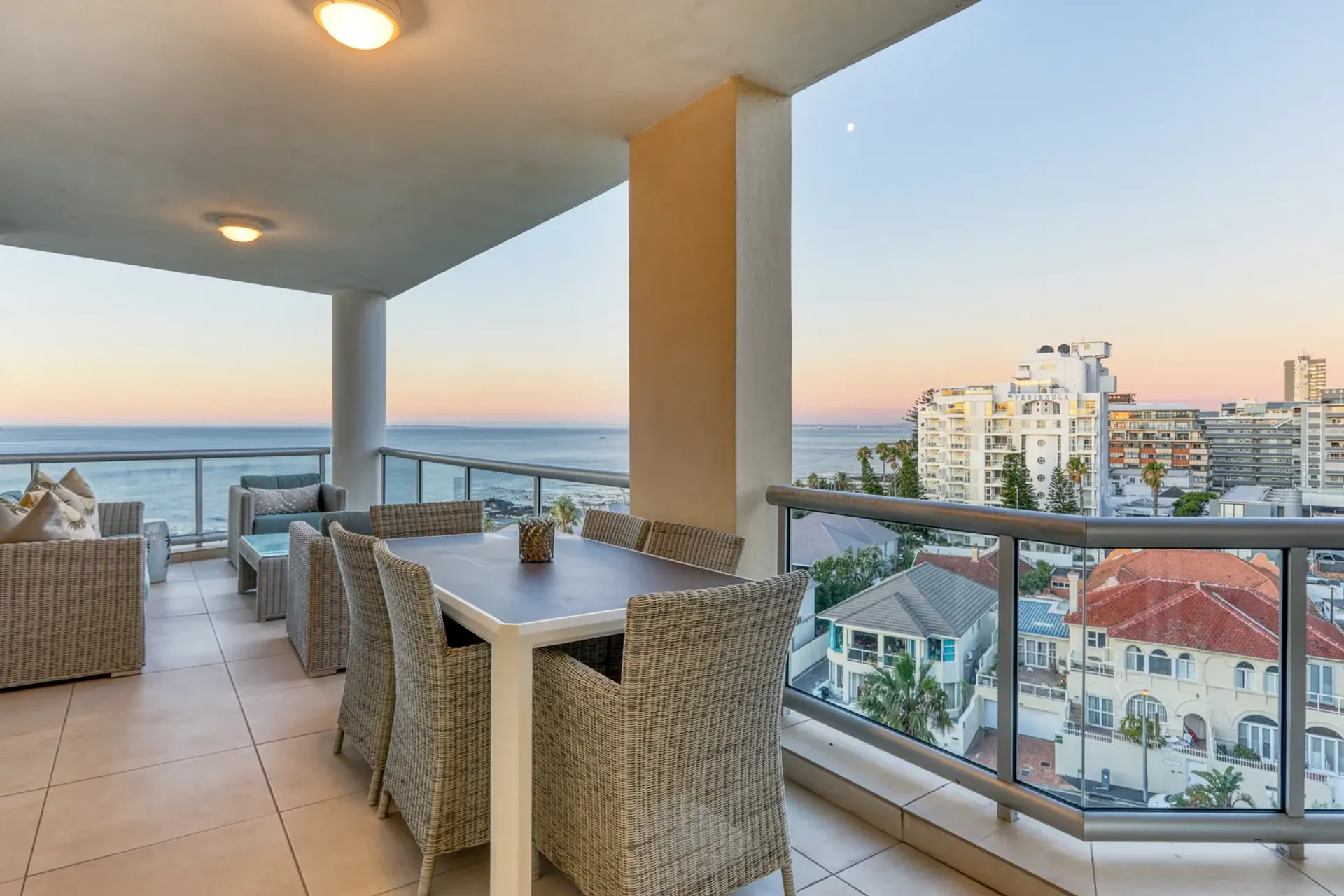 Condominium in Cape Town, 319 Beach Road 11444854