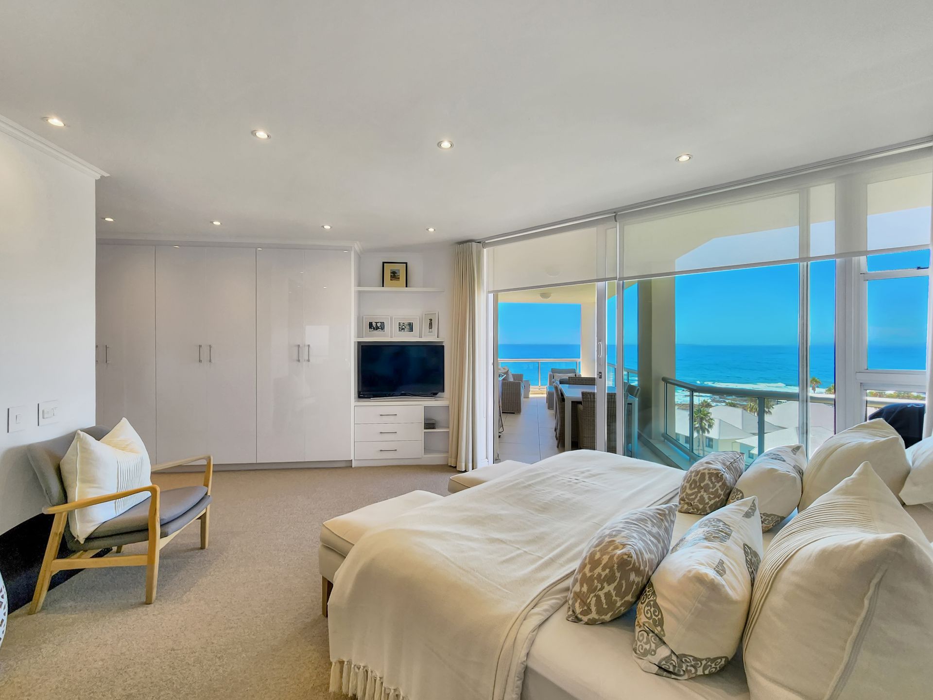 Condominium in Cape Town, 319 Beach Road 11444854