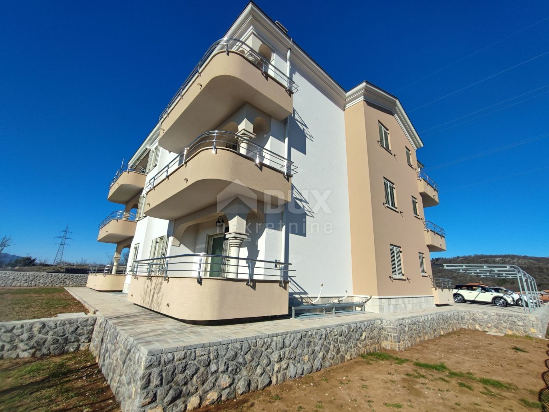 Condominium in Hosti, Primorsko-Goranska Zupanija 11490799