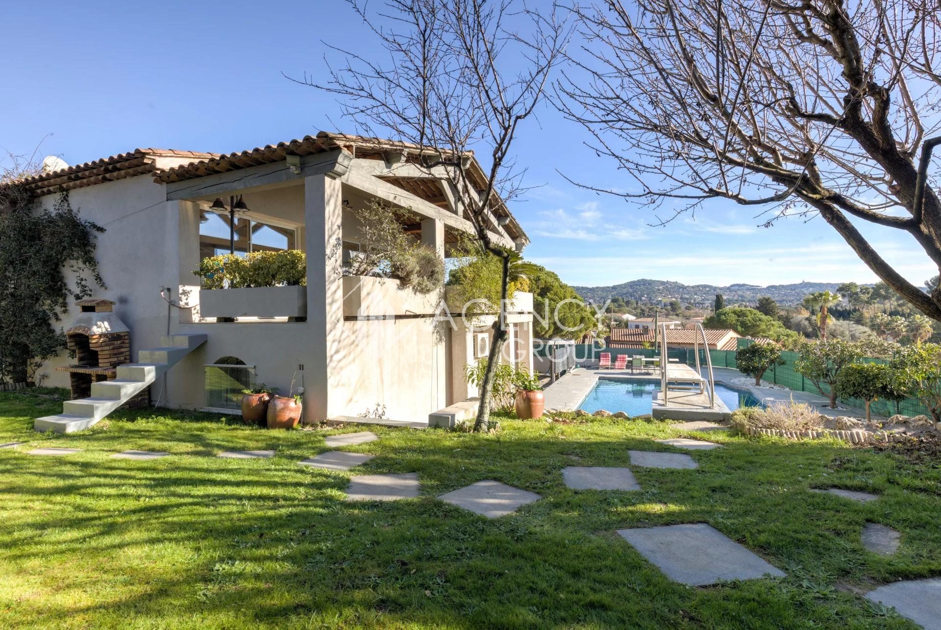 Talo sisään Mougins, Provence-Alpes-Cote d'Azur 11492131