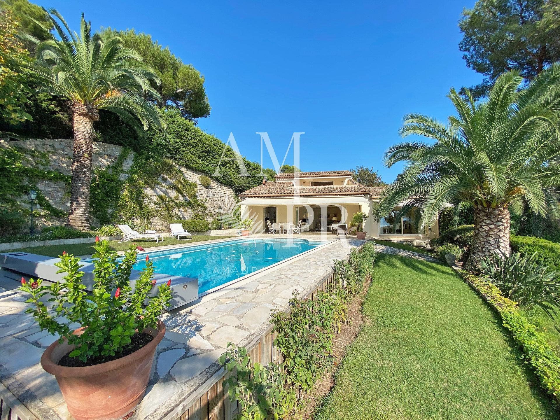 Rumah di Le Cannet, Provence-Alpes-Cote d'Azur 11492167