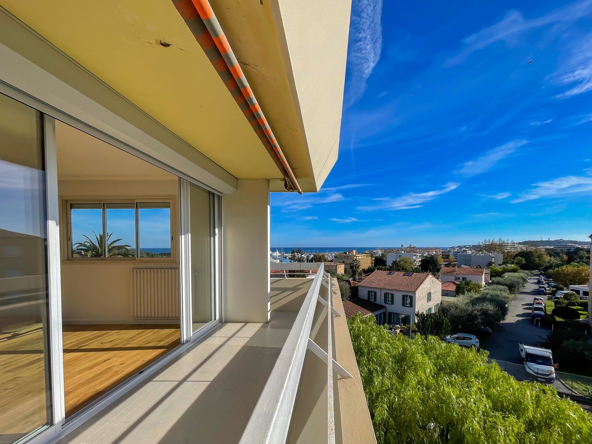 Condominium in Antibes, Provence-Alpes-Côte d'Azur 11492214