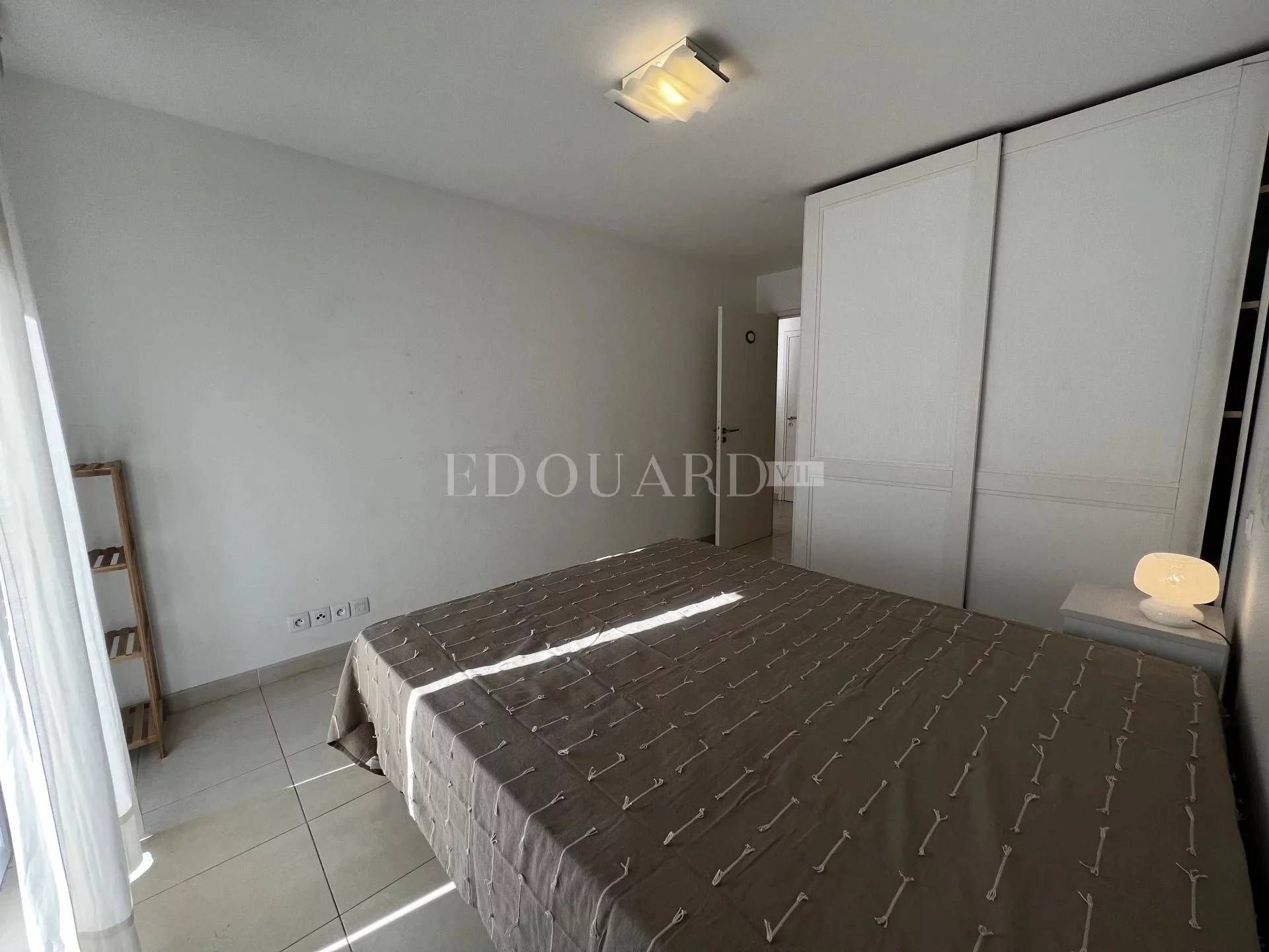 Condominium in Menton, Provence-Alpes-Côte d'Azur 11492369