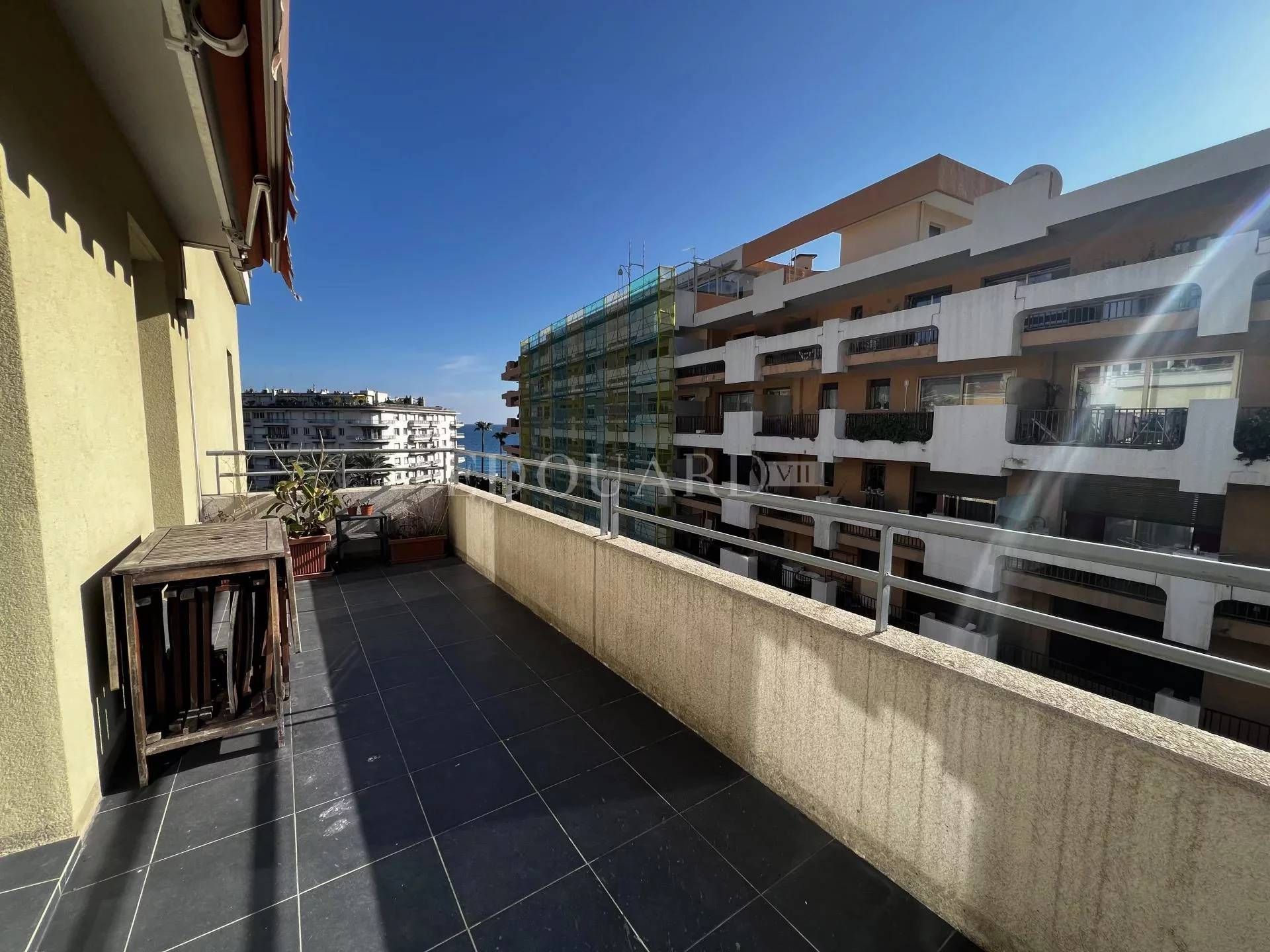 Condominium in Menton, Provence-Alpes-Côte d'Azur 11492369