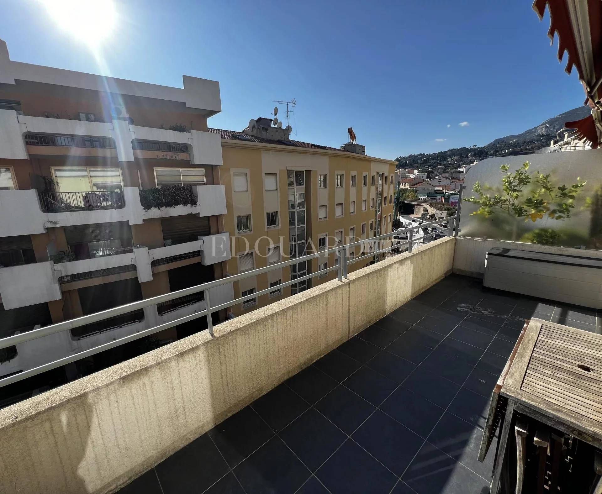 Condominium in Menton, Provence-Alpes-Côte d'Azur 11492369