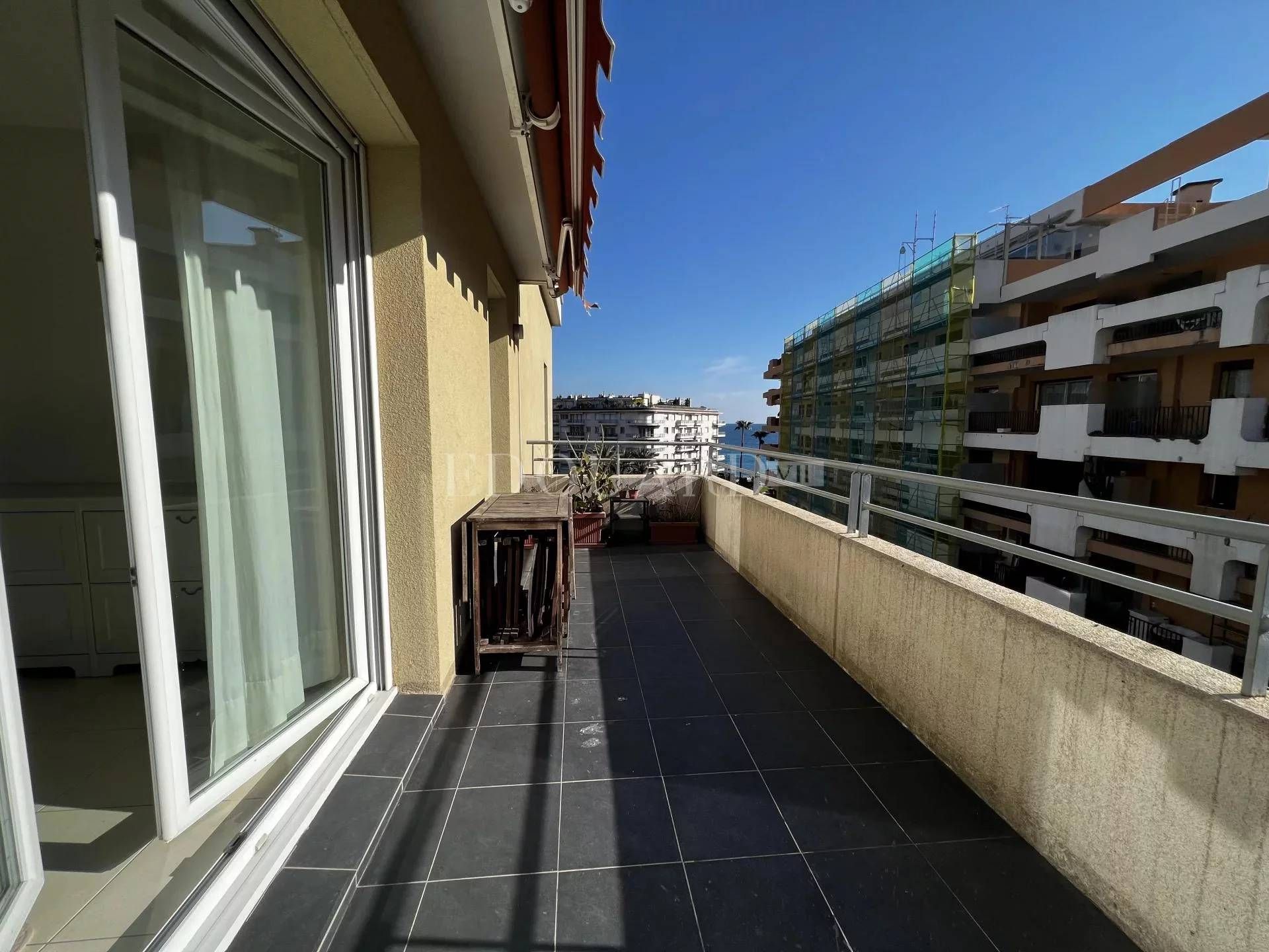 Condominium in Menton, Provence-Alpes-Côte d'Azur 11492369