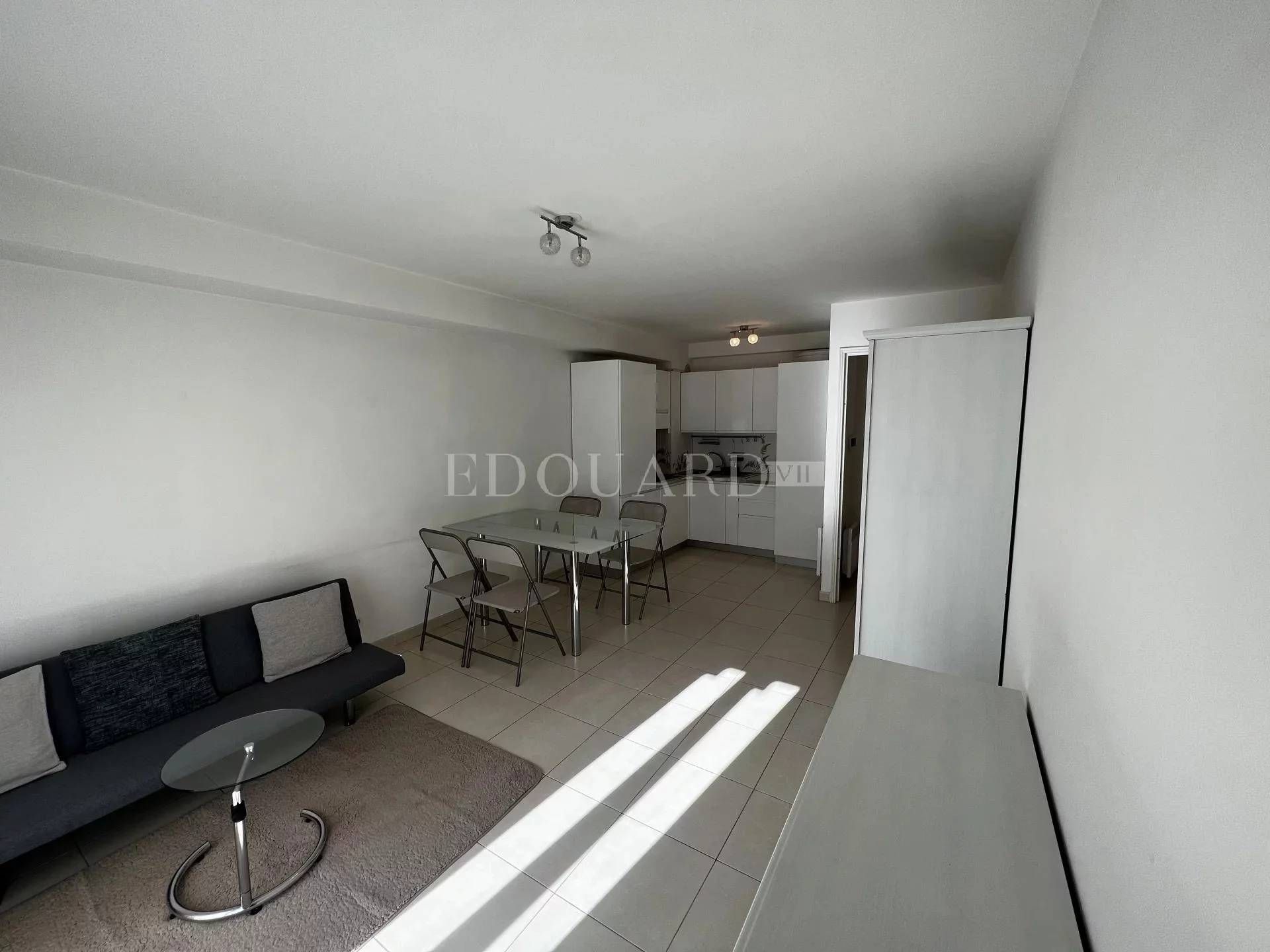 Condominium in Menton, Provence-Alpes-Cote d'Azur 11492369