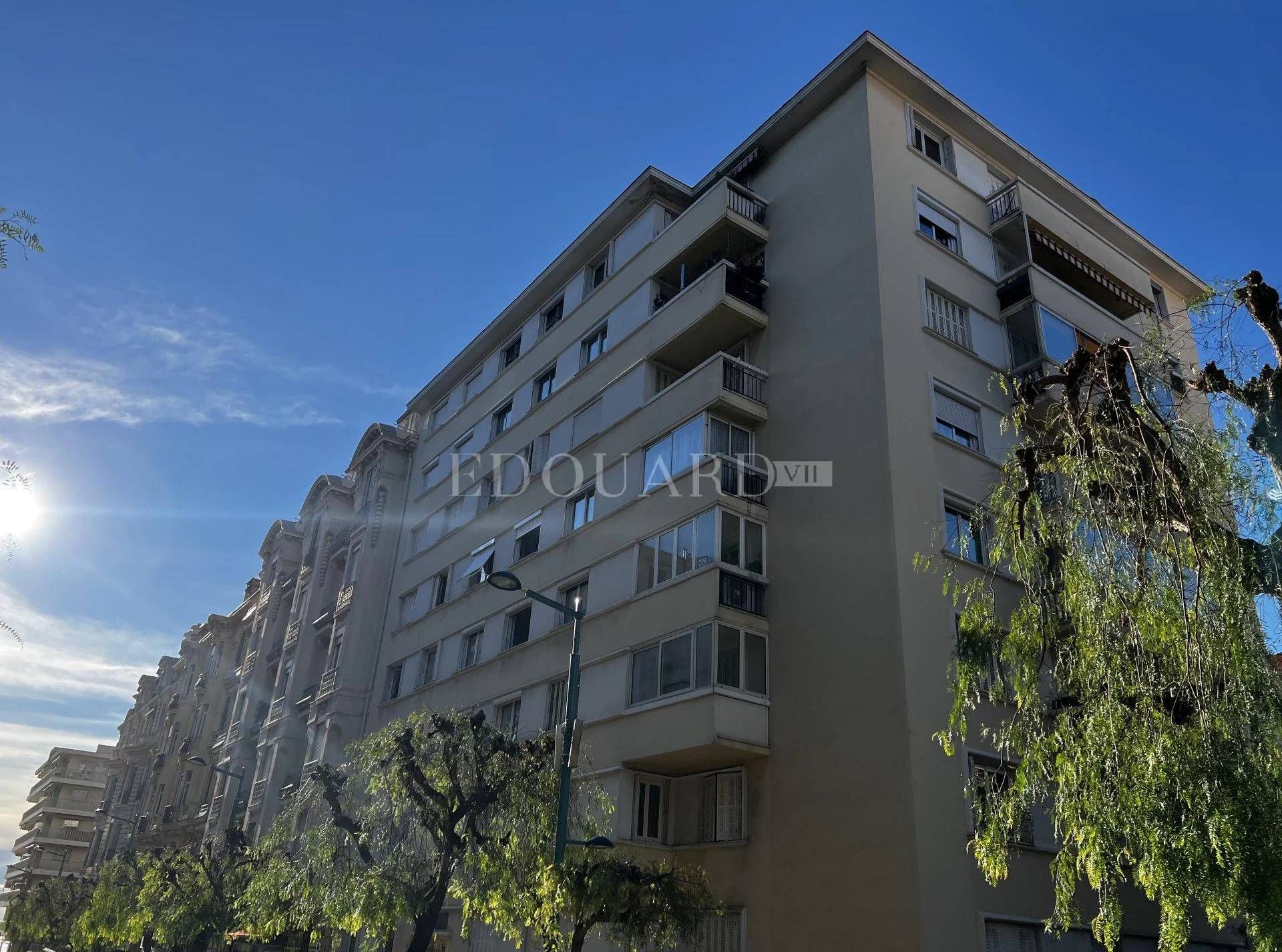 Condominium in Menton, Provence-Alpes-Cote d'Azur 11492379